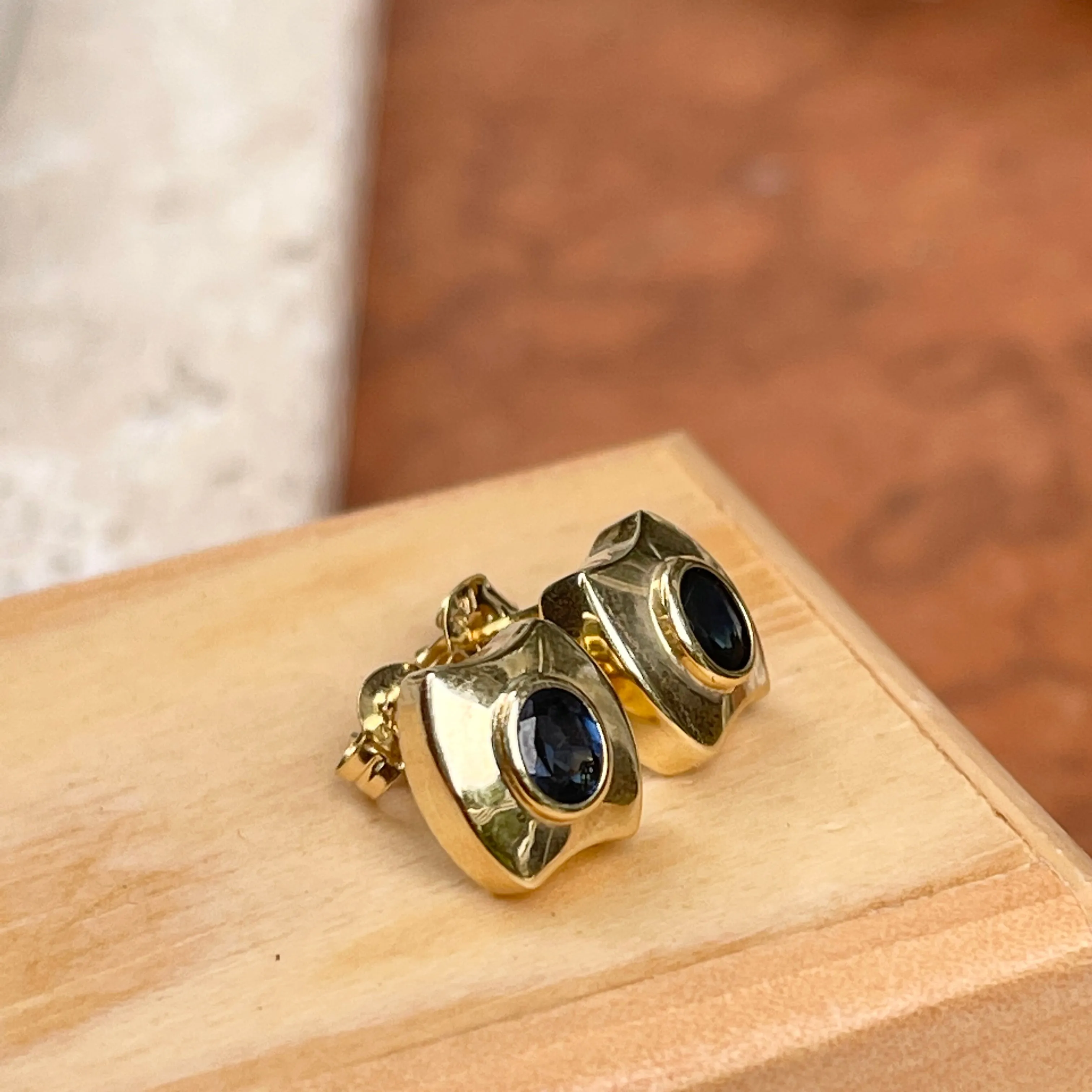 14KT Yellow Gold Bezel Set Blue Sapphire Stud Earrings