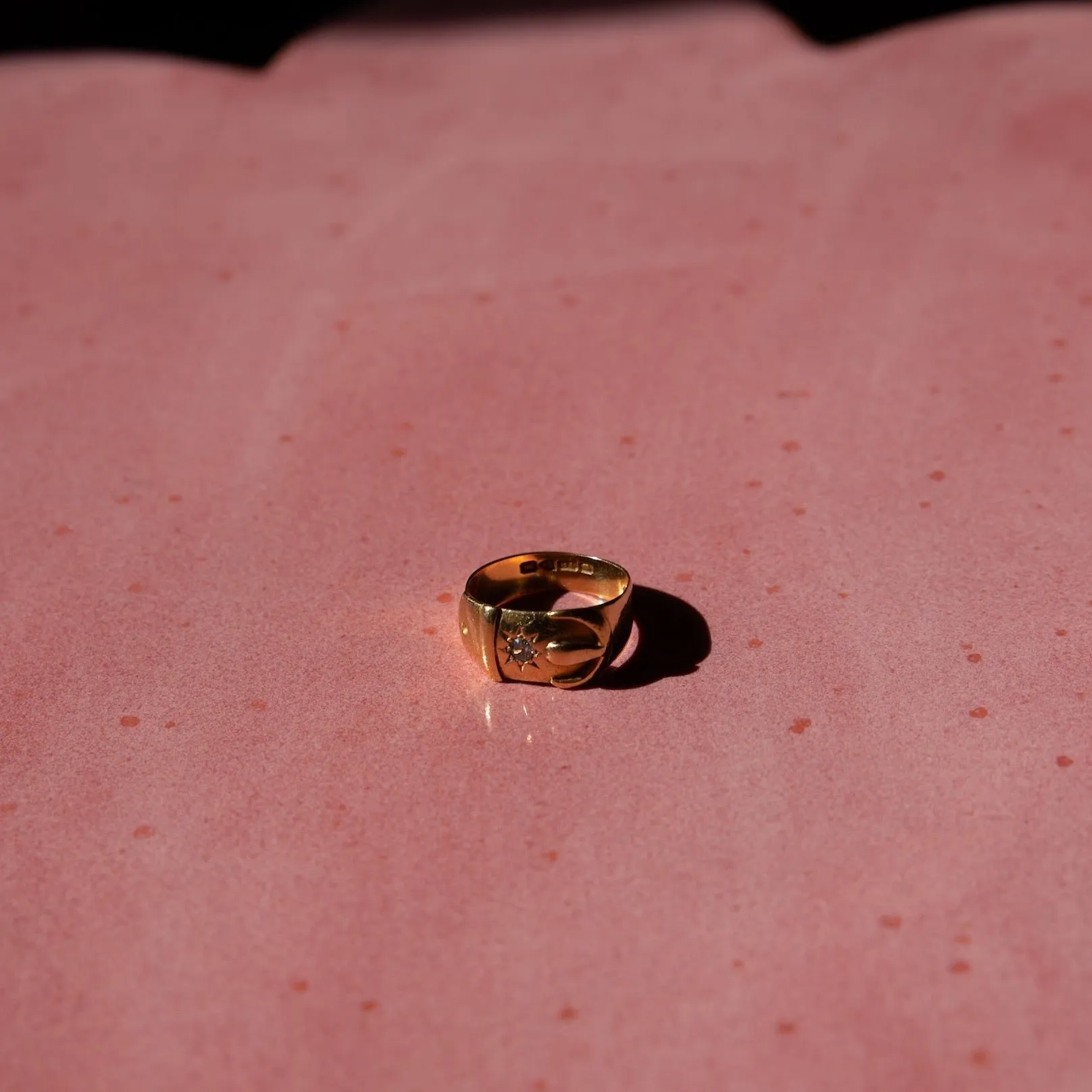 18k Gold Buckle Ring
