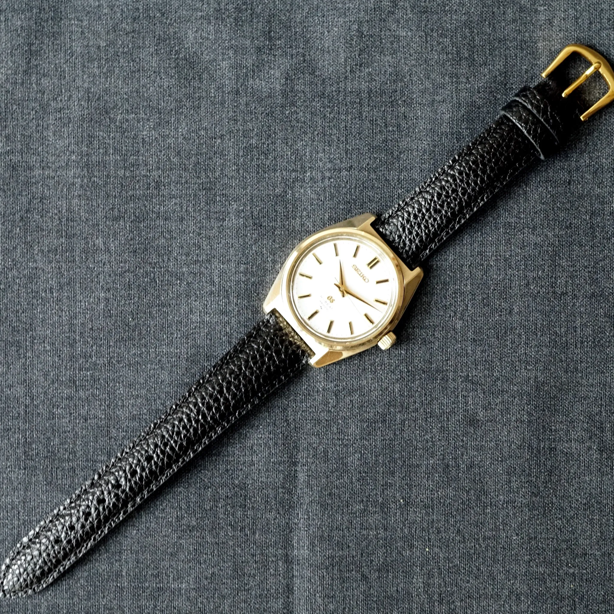 1971 GRAND SEIKO REF.4520-8000 HAND WOUND WATCH CAP GOLD