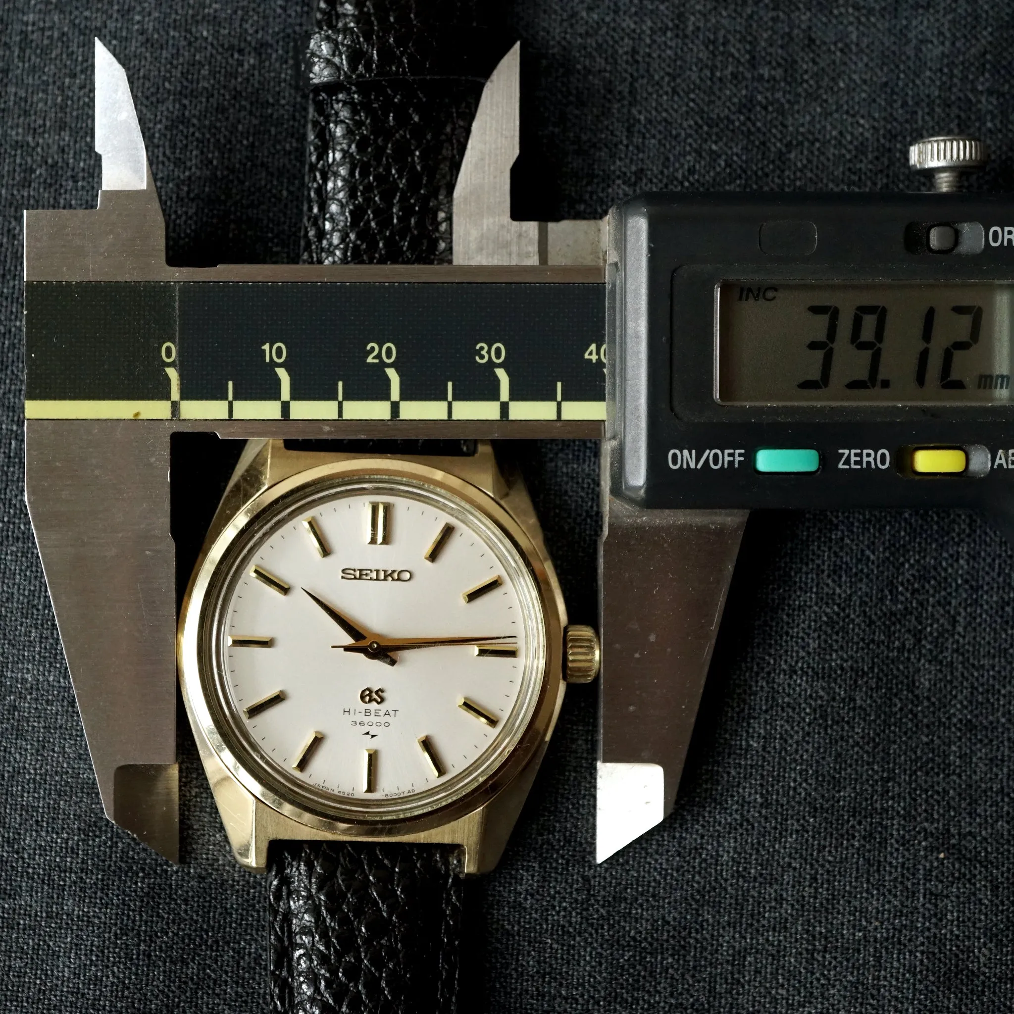 1971 GRAND SEIKO REF.4520-8000 HAND WOUND WATCH CAP GOLD