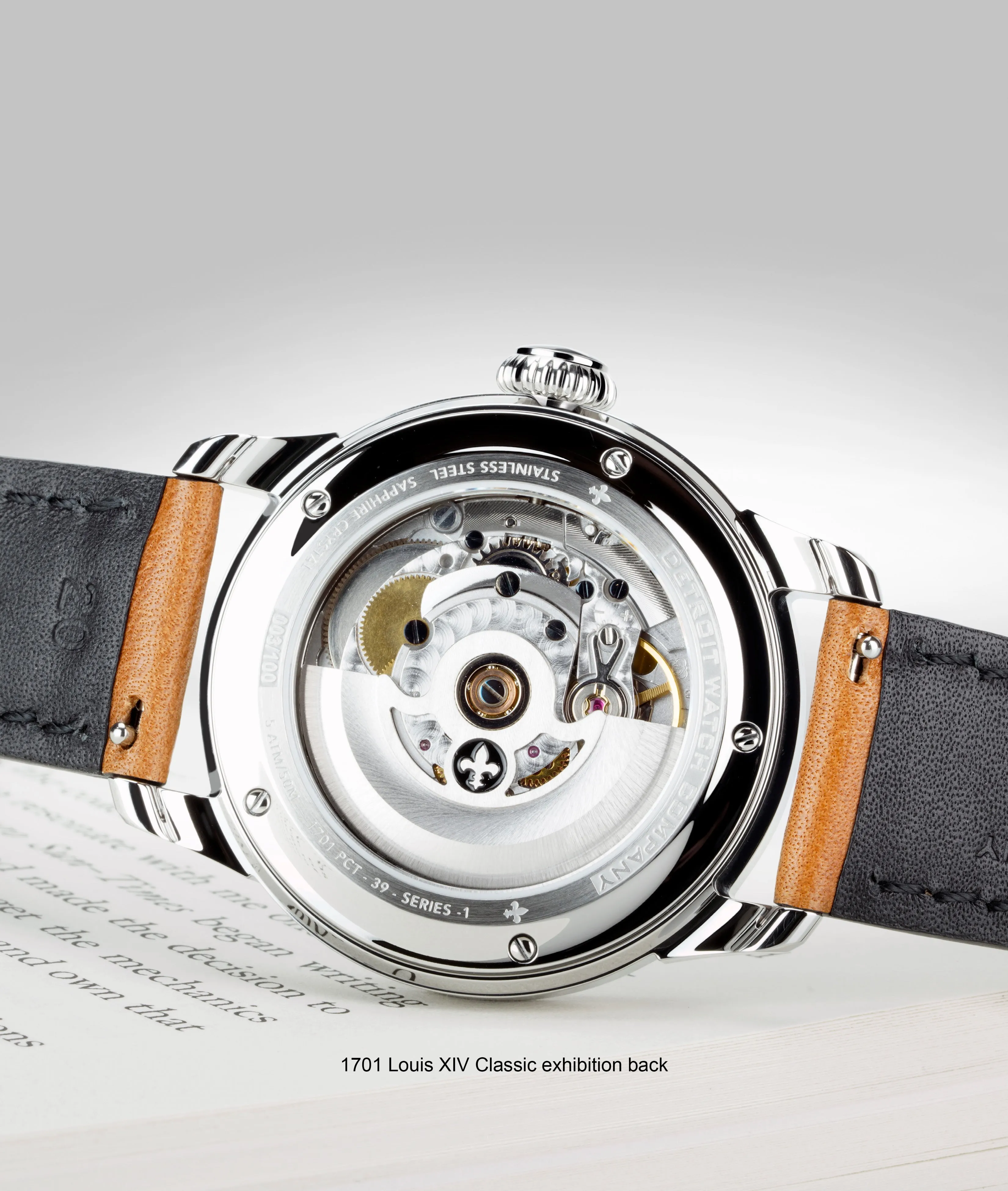 39mm Women's 1701 Pontchartrain Louis XIV classic Exhibition