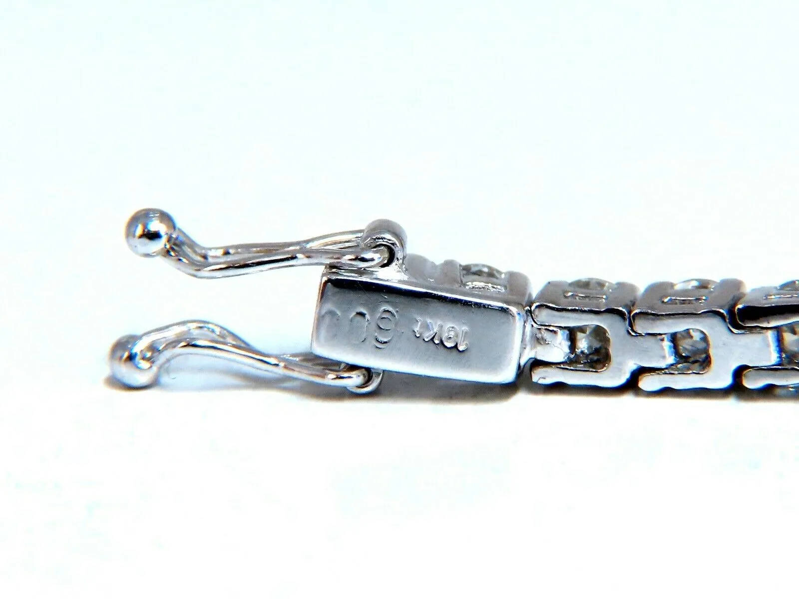 7.02ct Natural Diamonds Tennis Bracelet 18 Karat