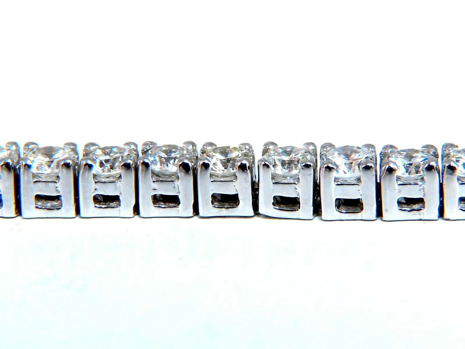 7.02ct Natural Diamonds Tennis Bracelet 18 Karat