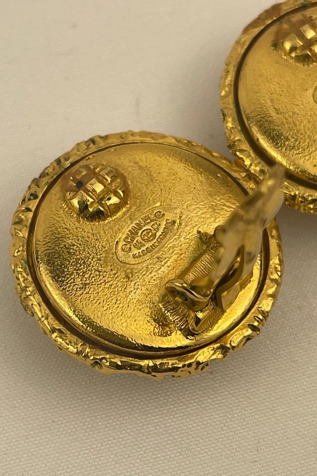 CHANEL CC Lava Golden Earrings with Pearl 95P