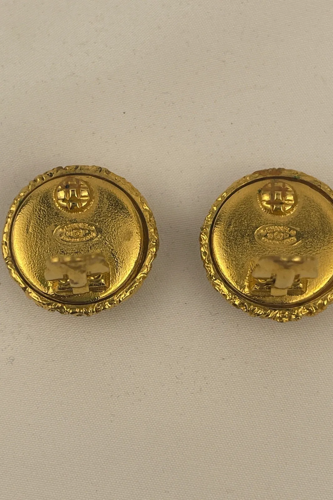 CHANEL CC Lava Golden Earrings with Pearl 95P
