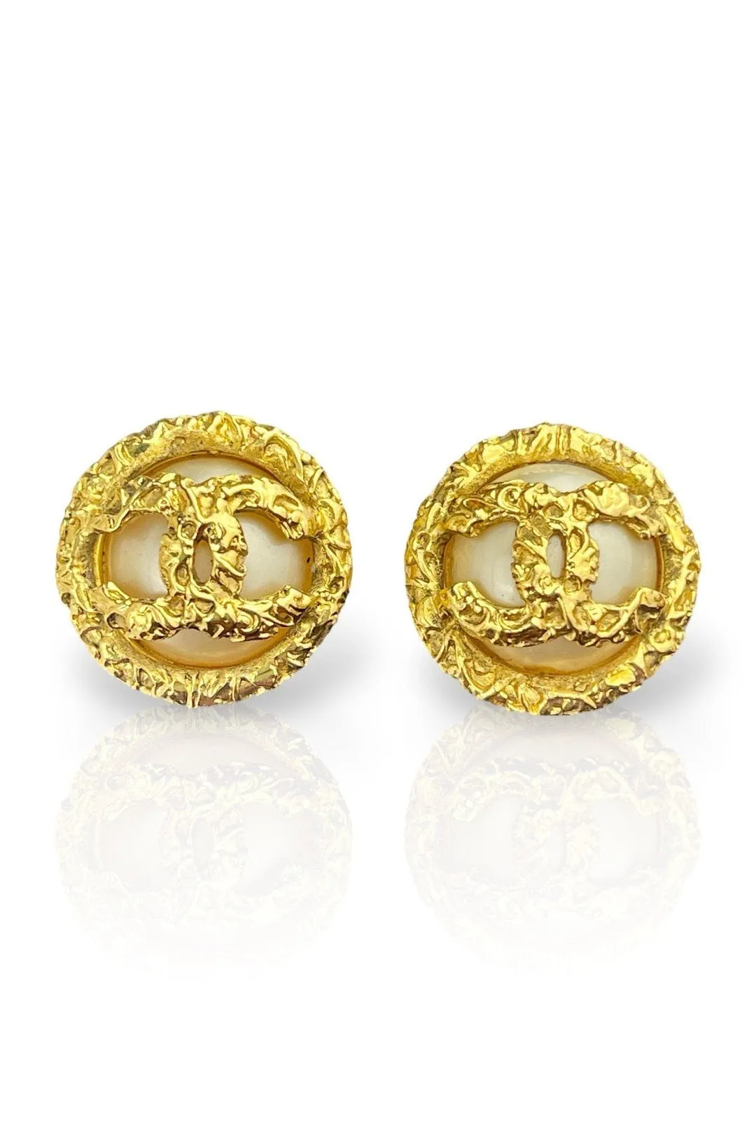 CHANEL CC Lava Golden Earrings with Pearl 95P