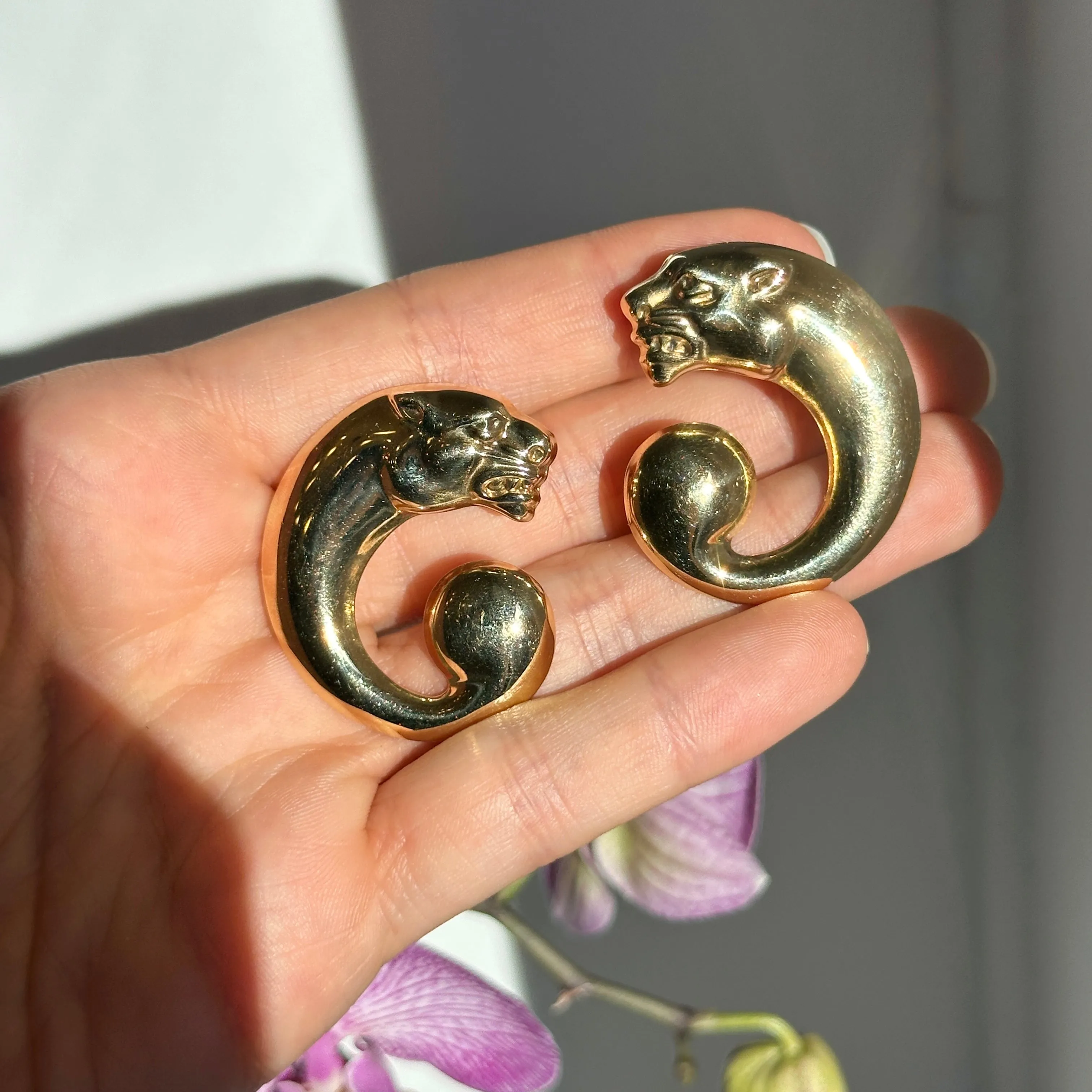Estate Bassani 14KT Yellow Gold Panther Swirl Post Earrings