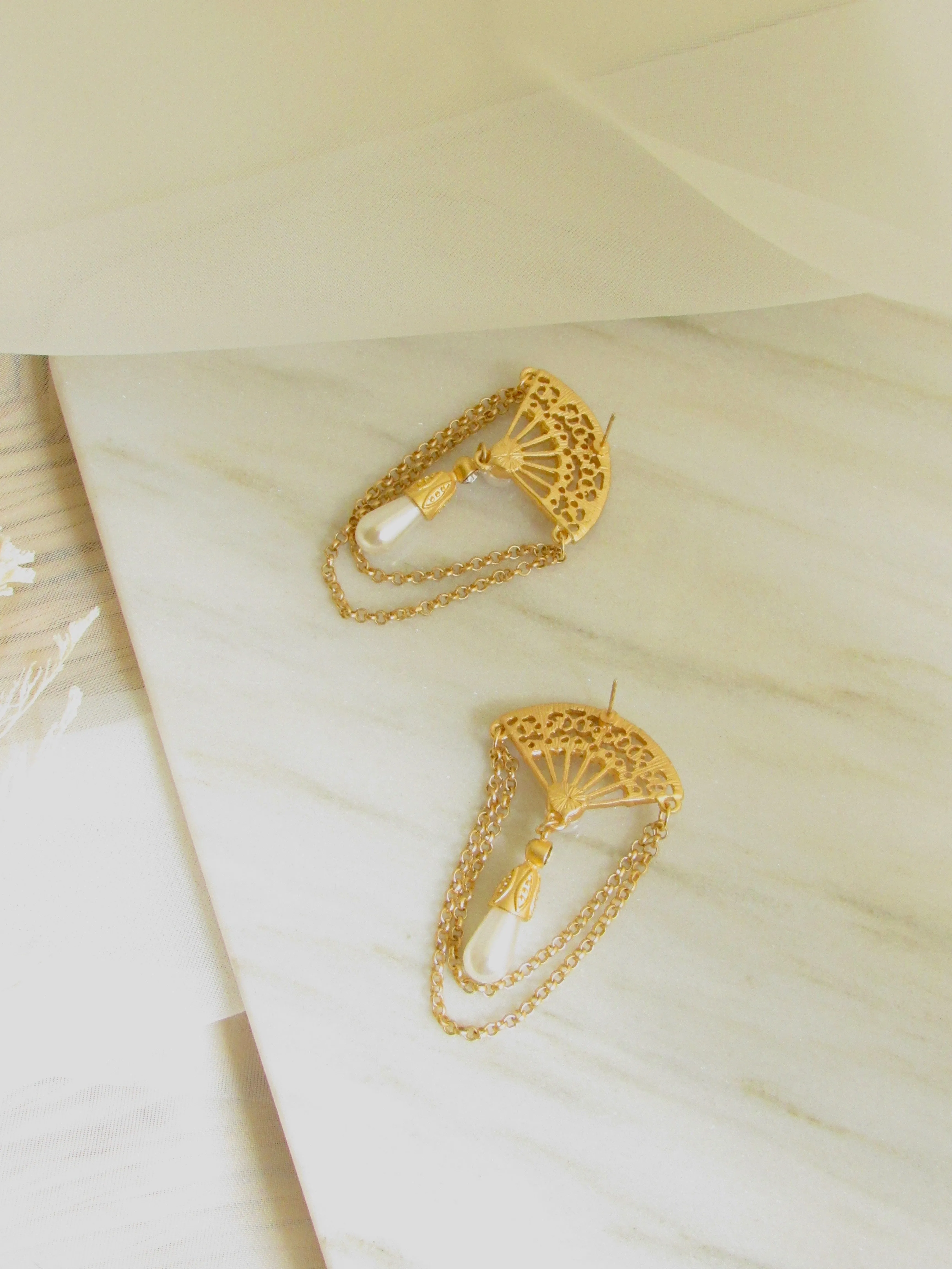 Fan Chain Pearl Gold Drop Earrings