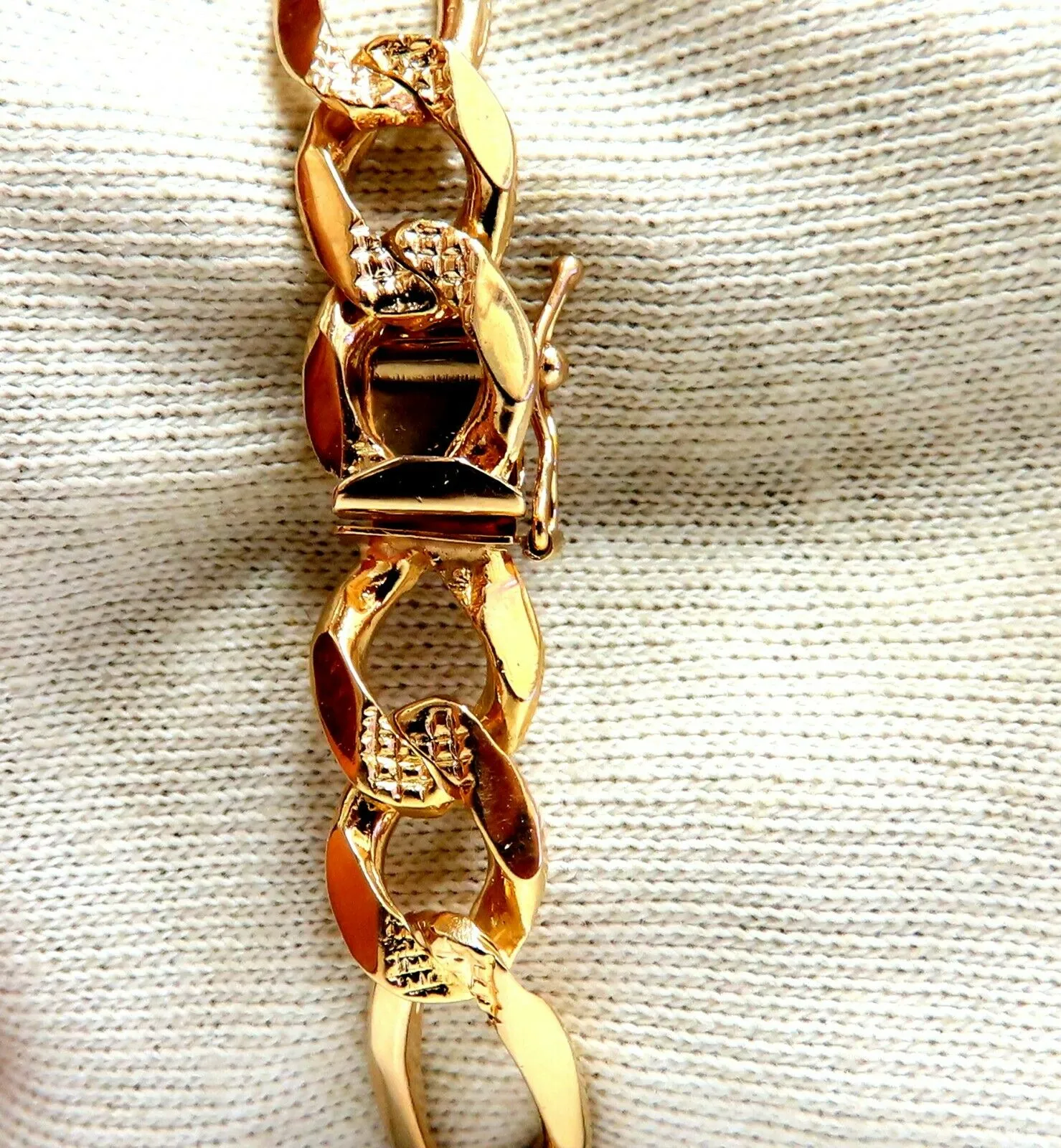 Figaro Link 14kt Gold Bracelet 8.25 inch 10mm 28 Gram Unisex