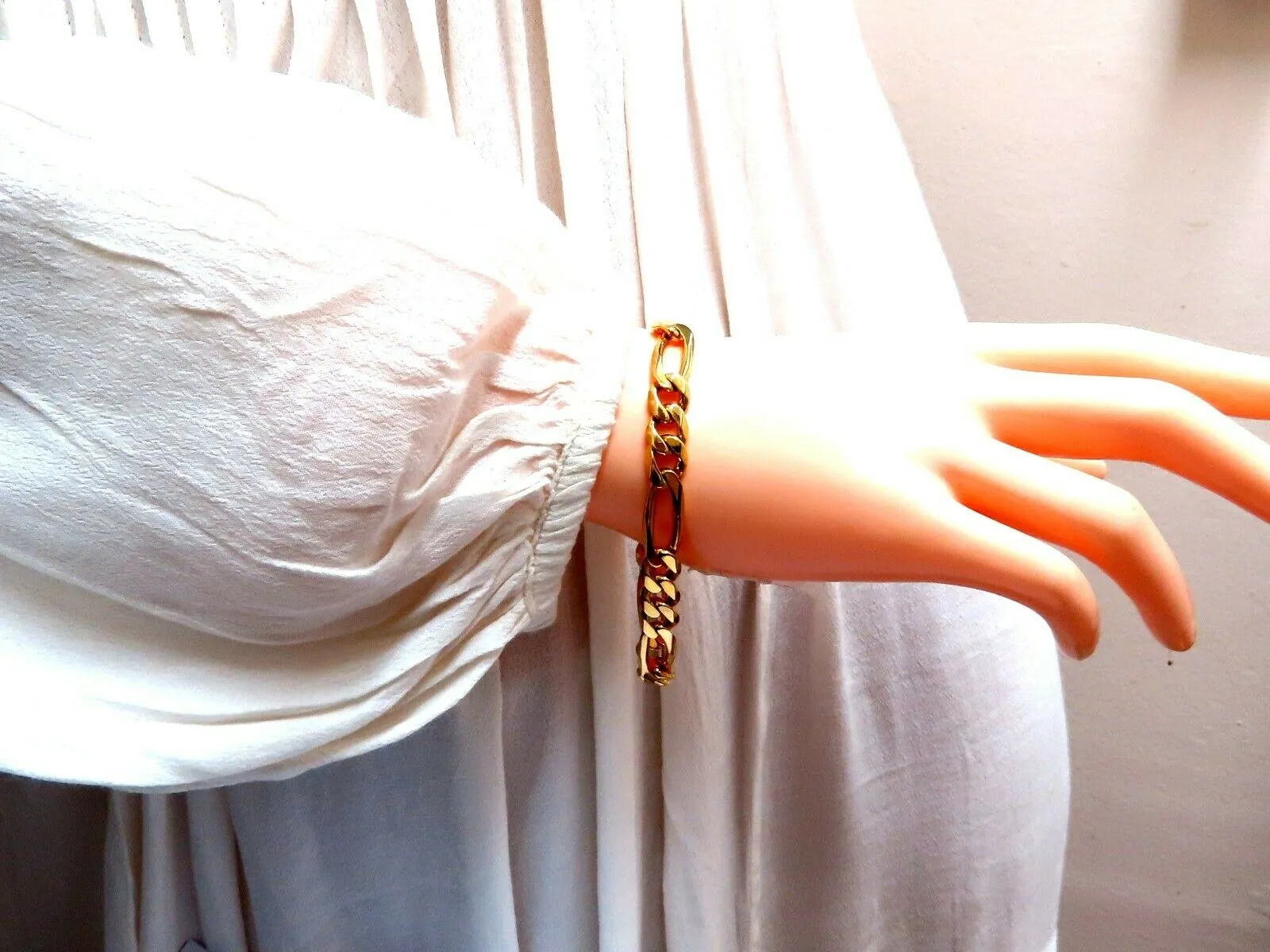 Figaro Link 14kt Gold Bracelet 8.5 inch 8.7mm 29 Gram Unisex