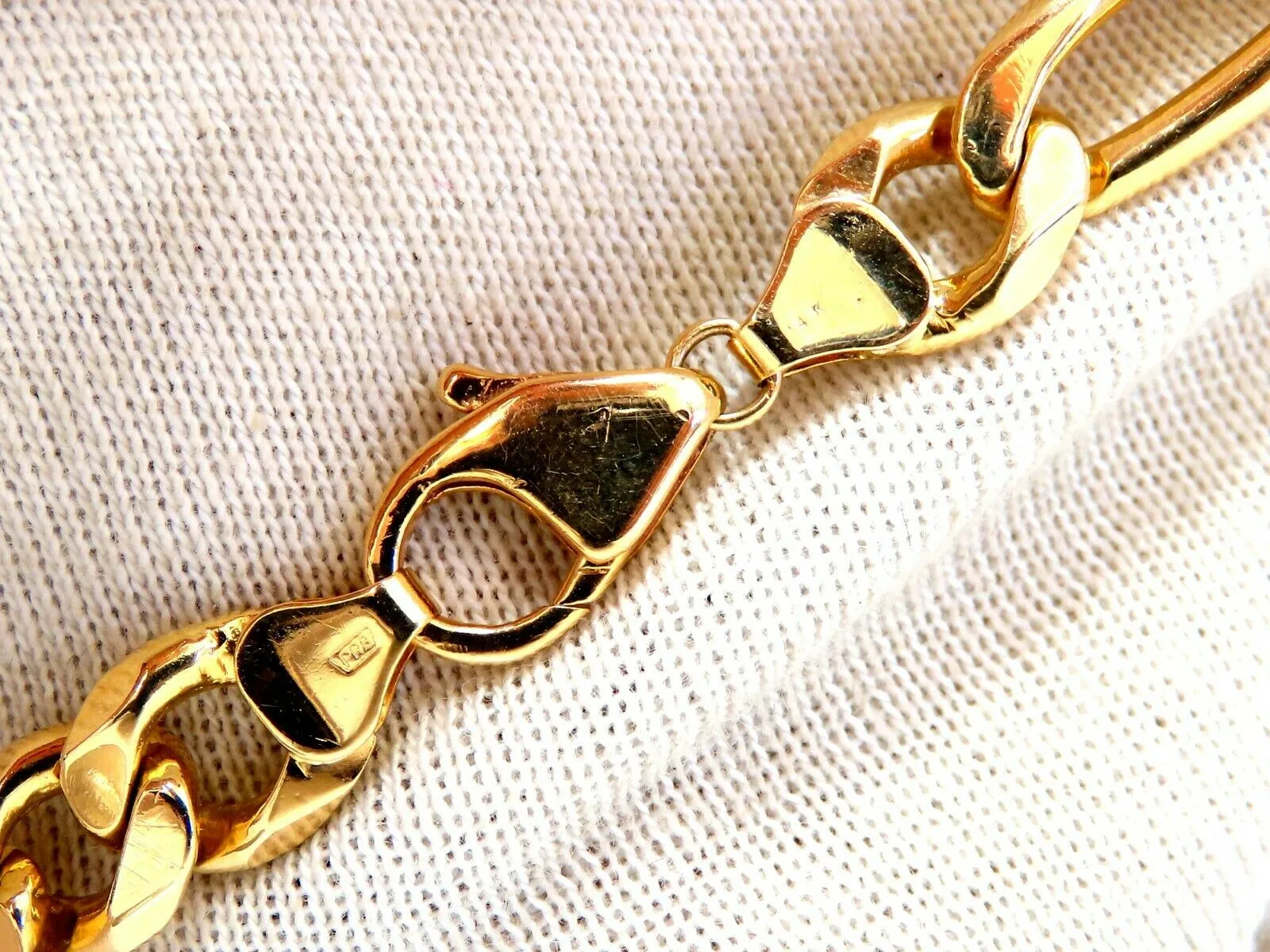 Figaro Link 14kt Gold Bracelet 8.5 inch 8.7mm 29 Gram Unisex