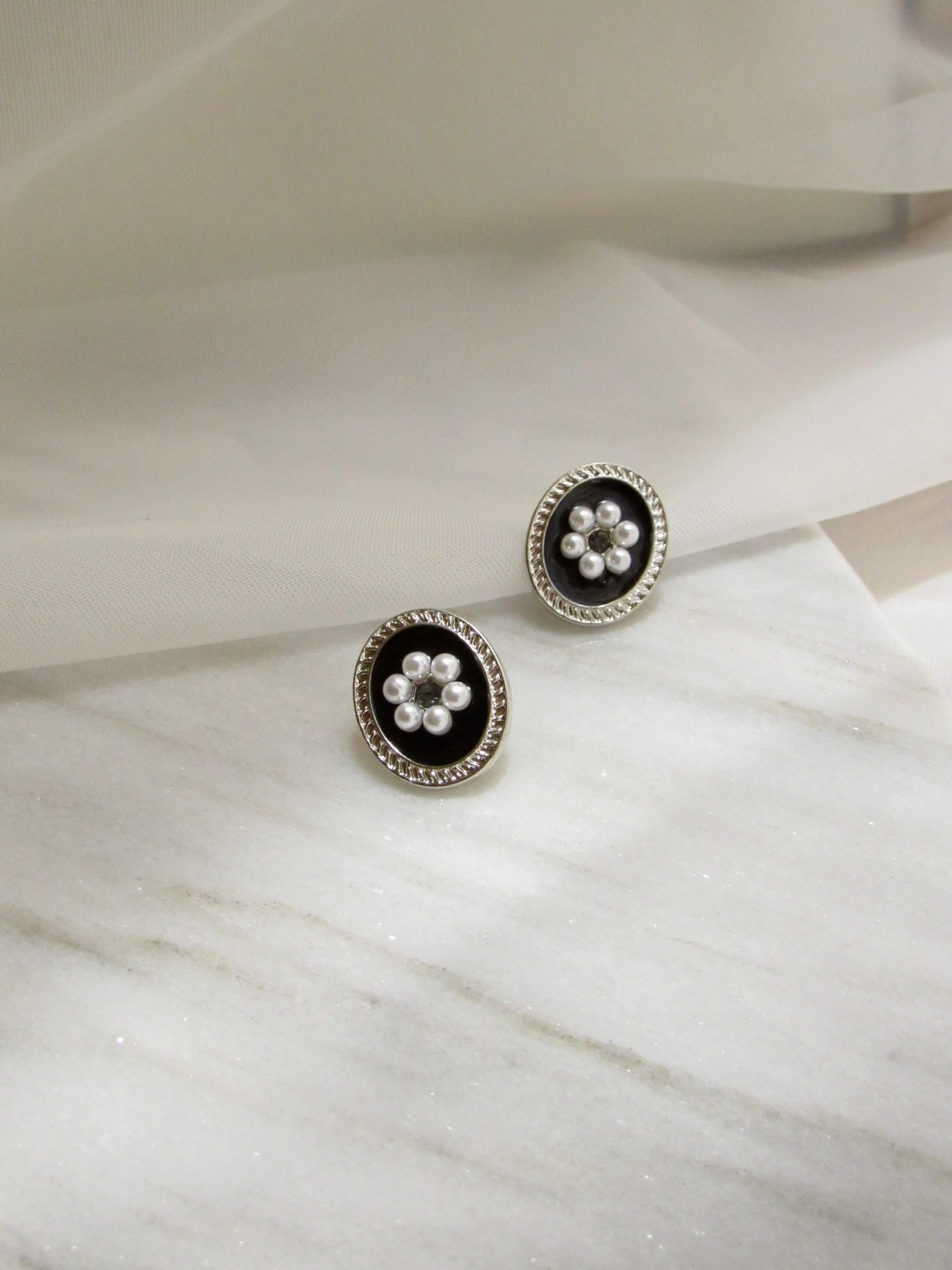 Floral Pearl Oval Black Enamel Earrings in Silver
