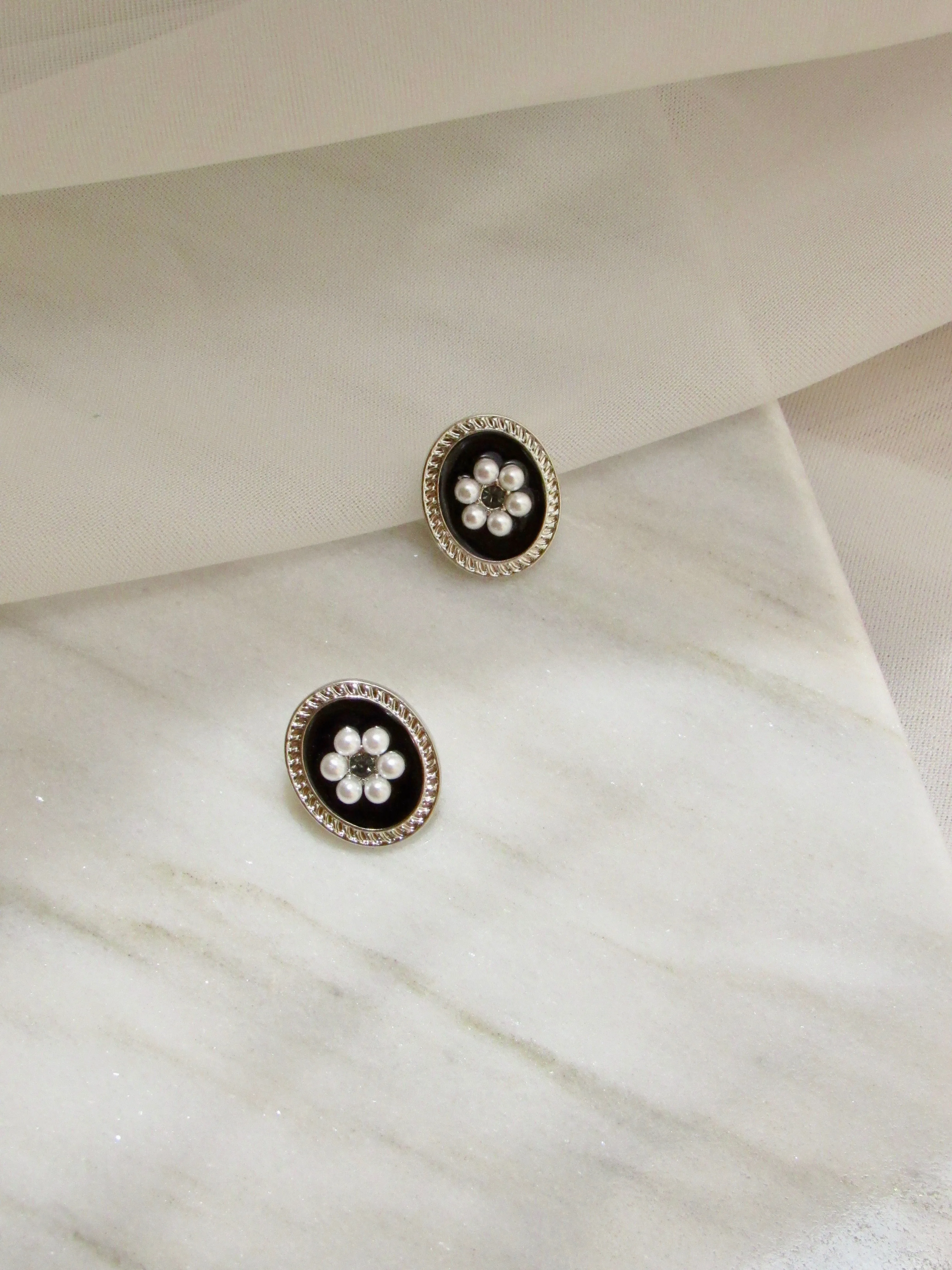 Floral Pearl Oval Black Enamel Earrings in Silver