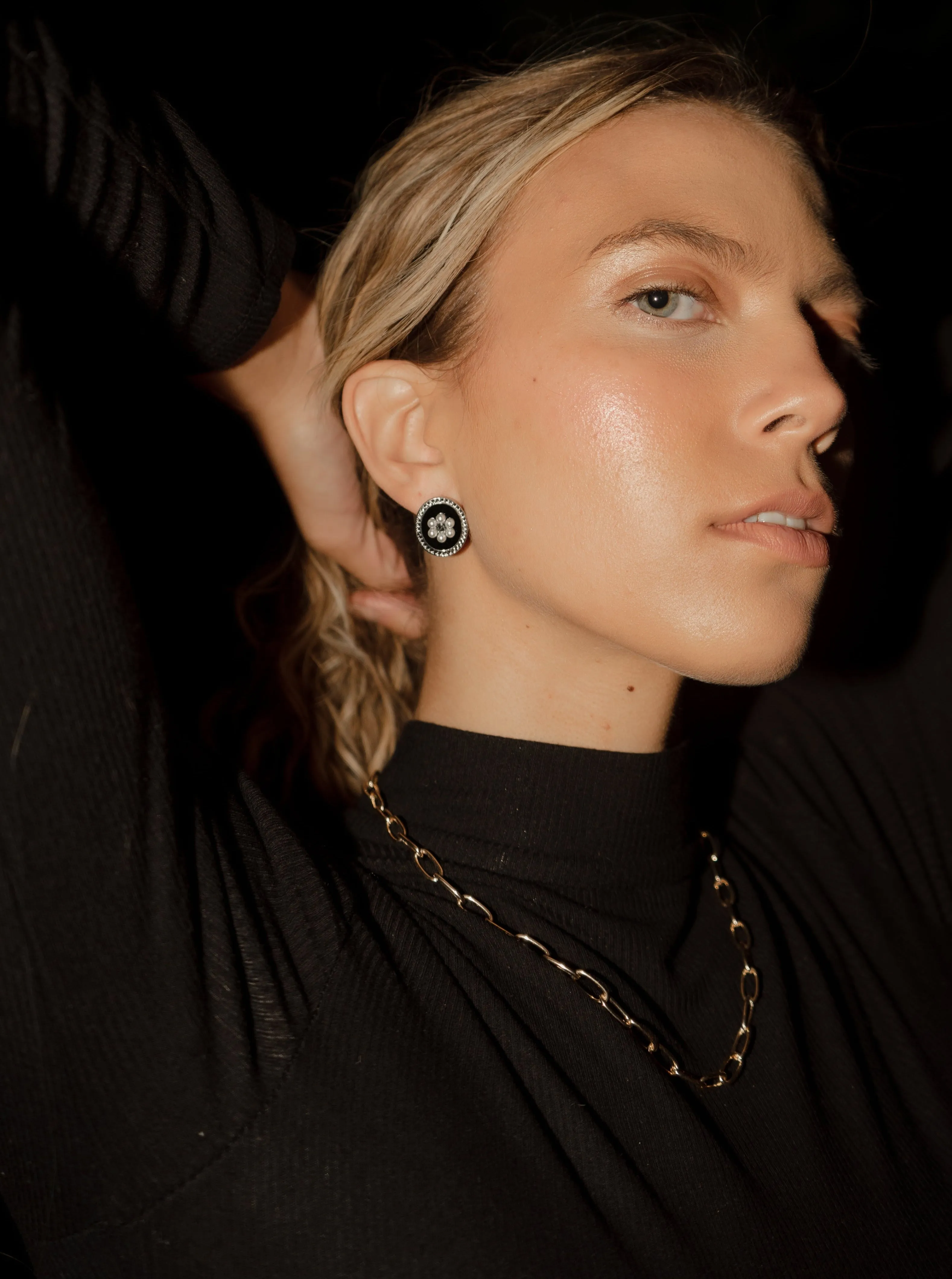 Floral Pearl Oval Black Enamel Earrings in Silver