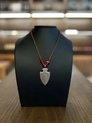 Goros Arrowhead With K18 Gold (L) and Red Beads Setup