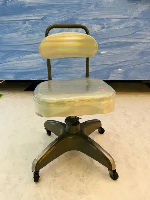 greenworldx2 (Eva Mantell and Joel Beck), "holographic office chair"