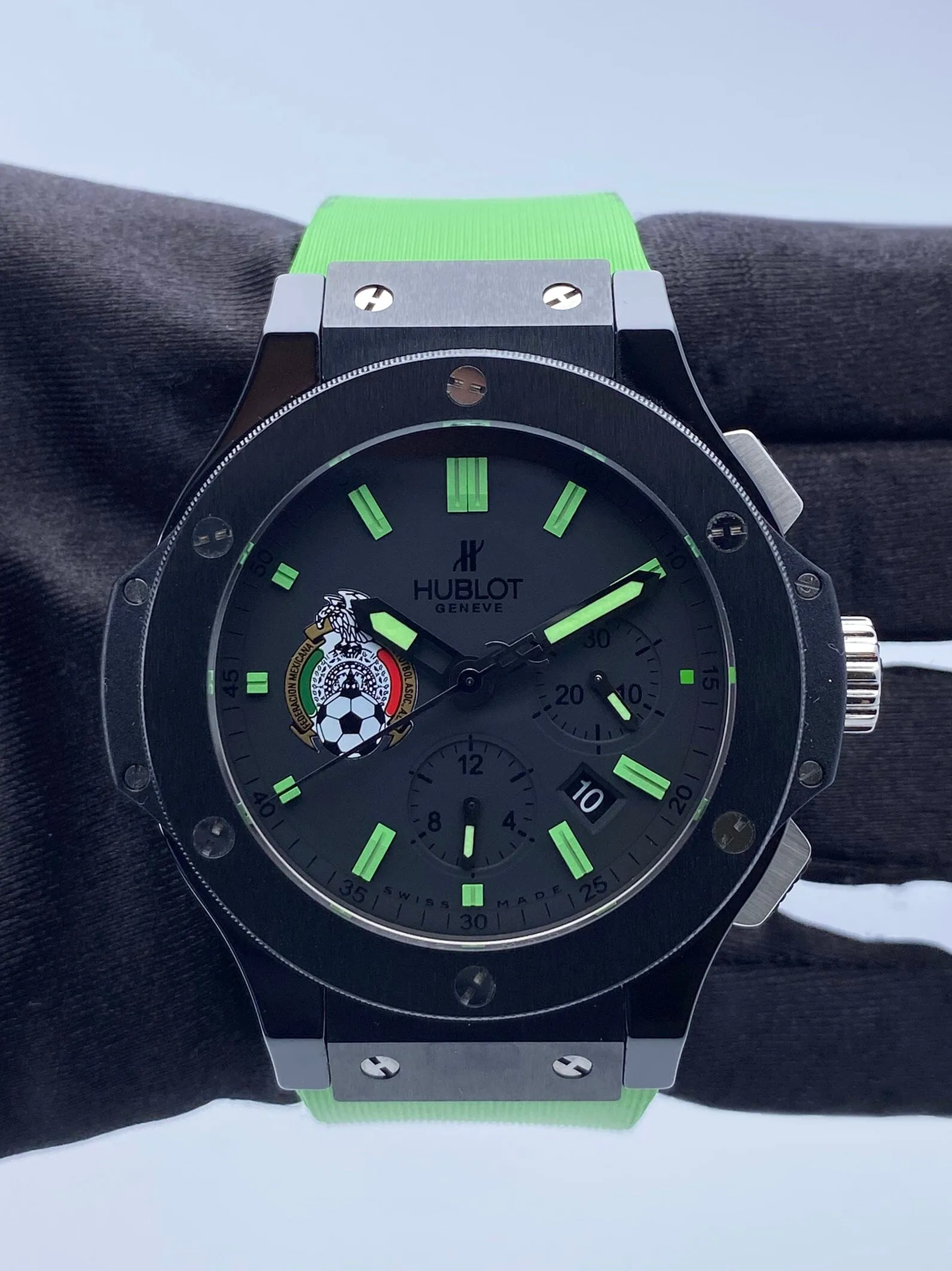 Hublot Big Bang Mexican Futbol 2007 Limited Edtion 301.CX.134.RX.MEX07 Watch Box Papers