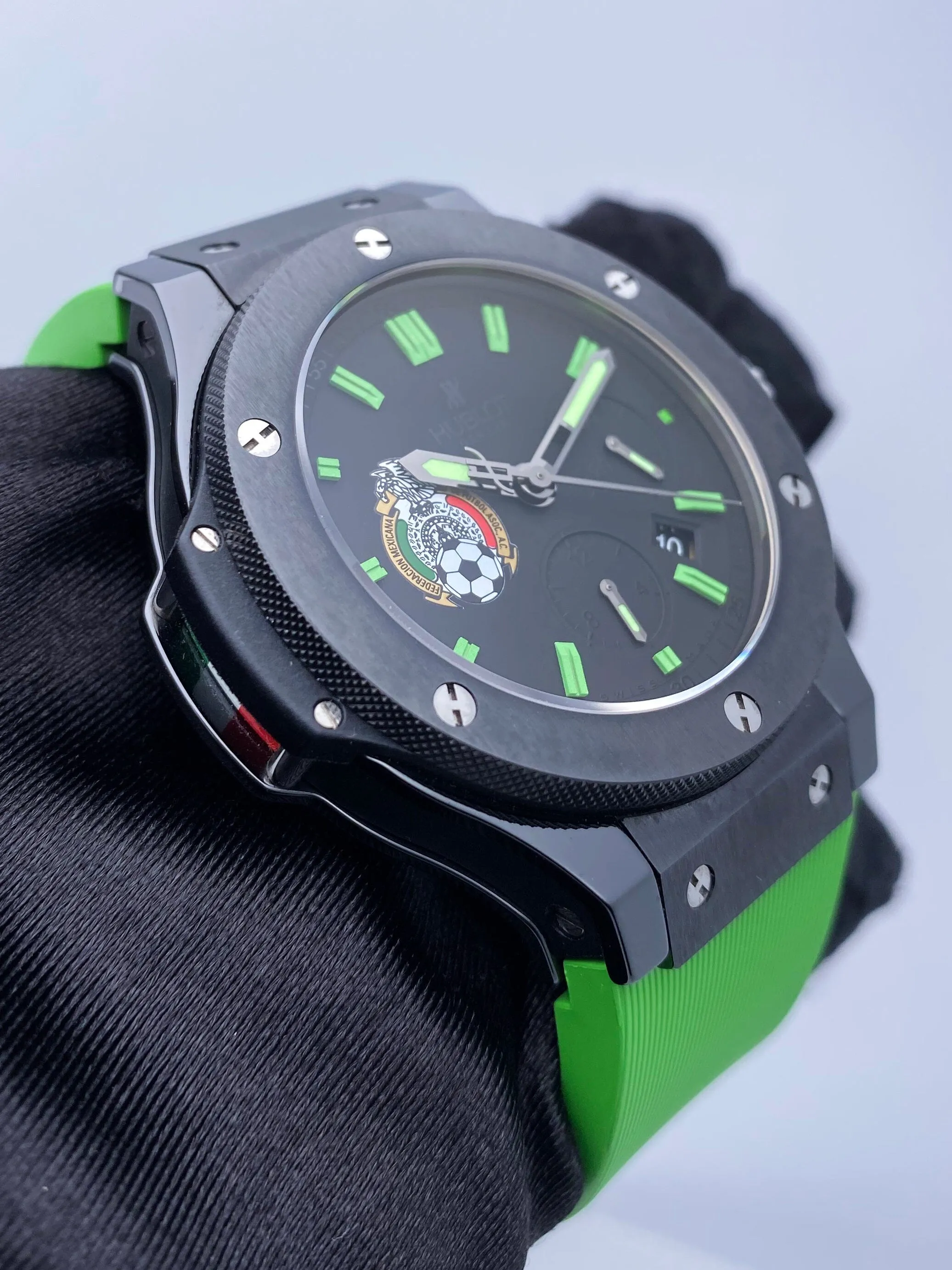 Hublot Big Bang Mexican Futbol 2007 Limited Edtion 301.CX.134.RX.MEX07 Watch Box Papers