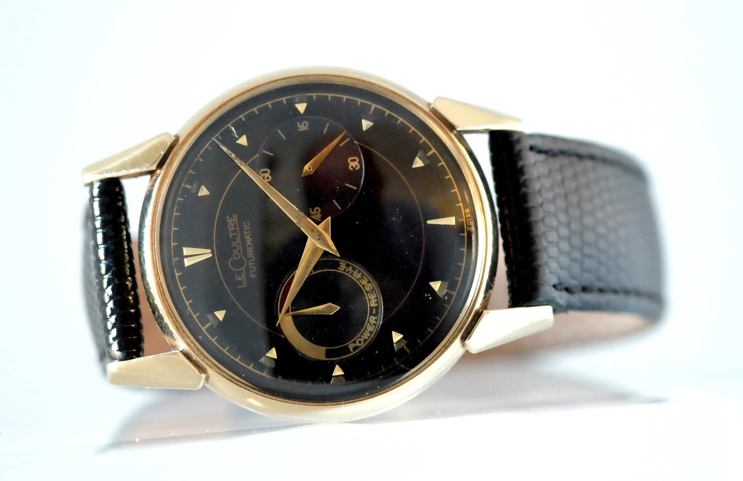 Jaeger-LeCoultre Futurematic in Yellow Gold with Black Dial