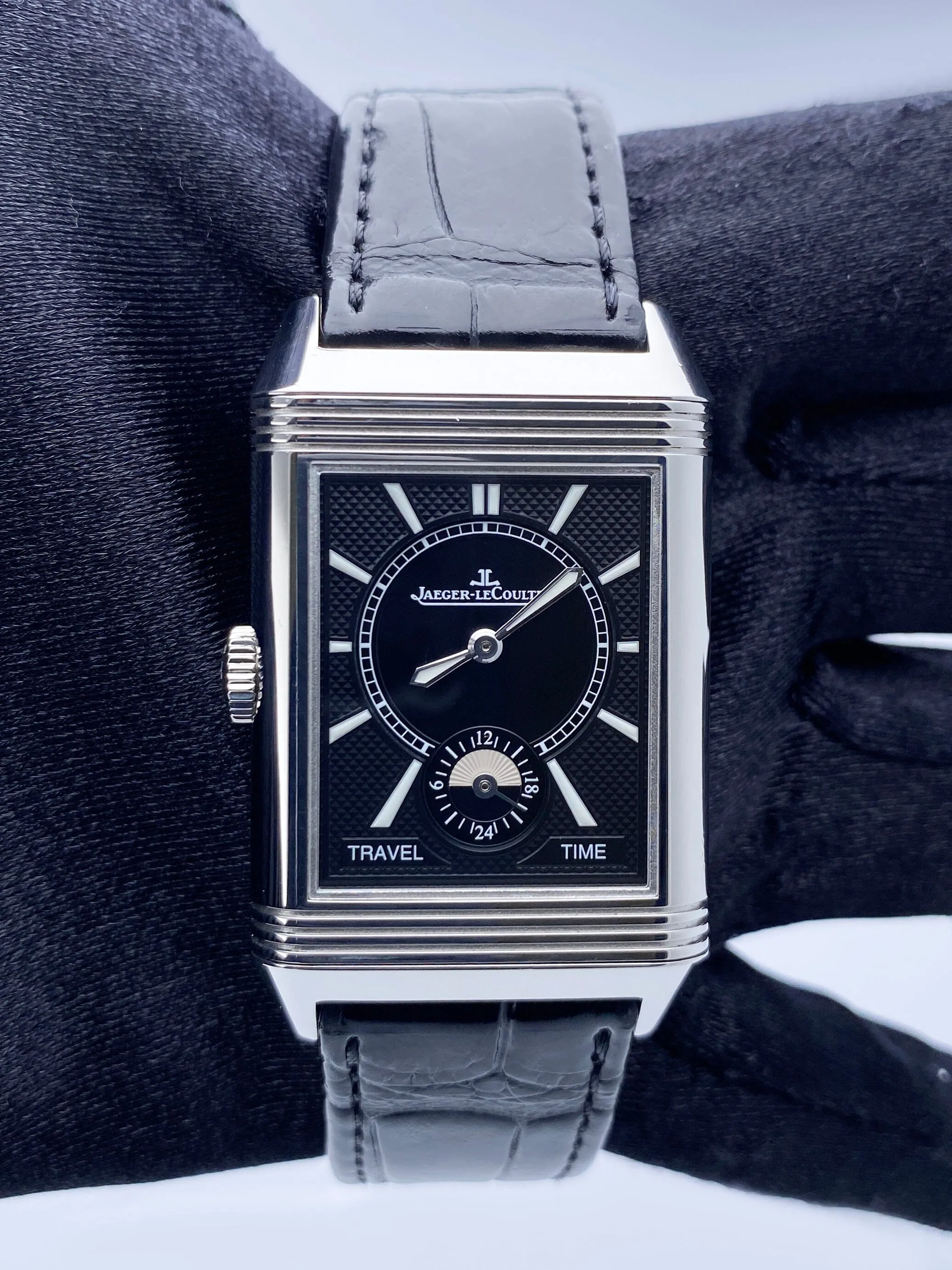Jaeger-LeCoultre Reverso Classic Q384820 Mens Watch Box Papers