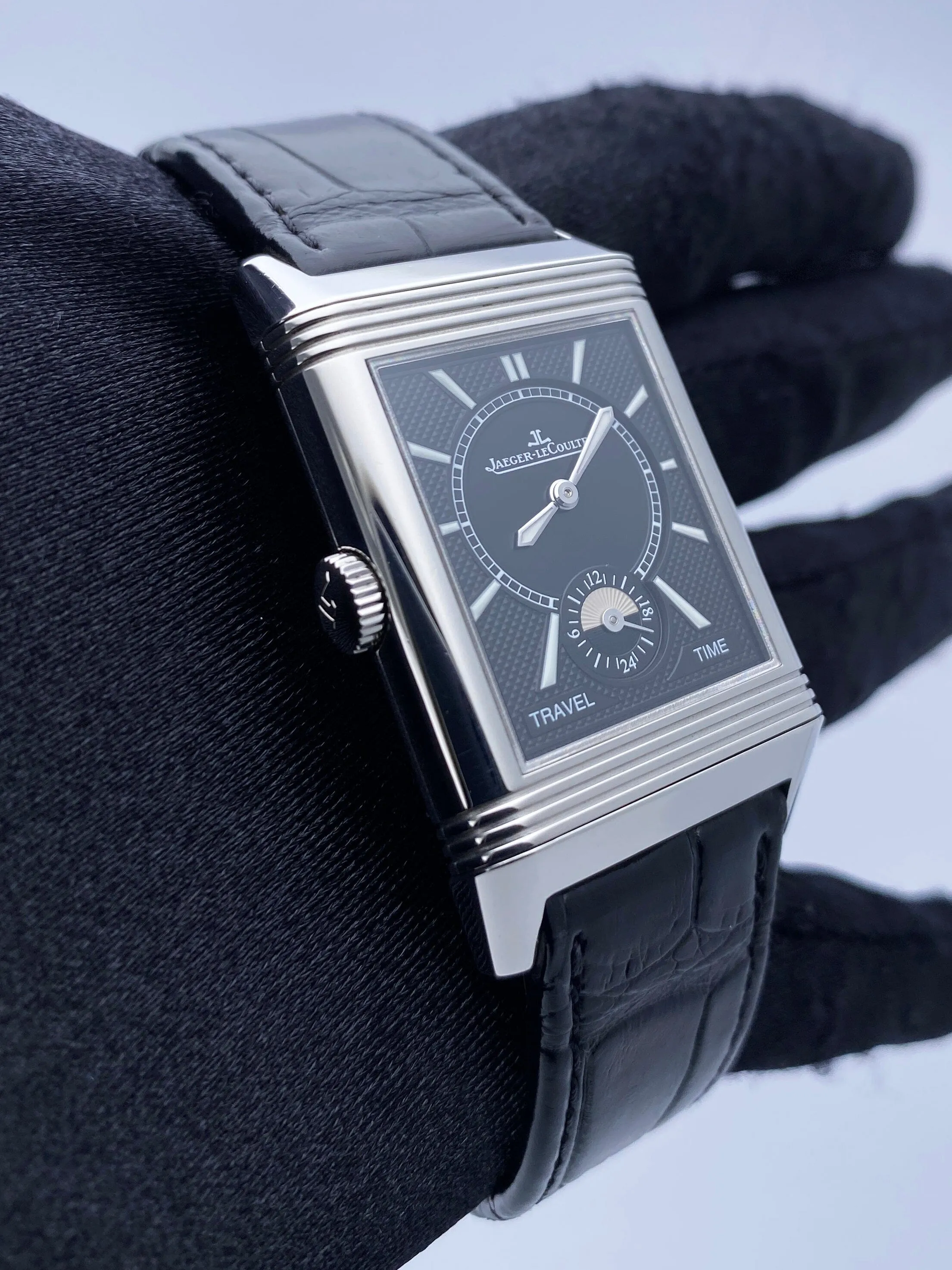 Jaeger-LeCoultre Reverso Classic Q384820 Mens Watch Box Papers