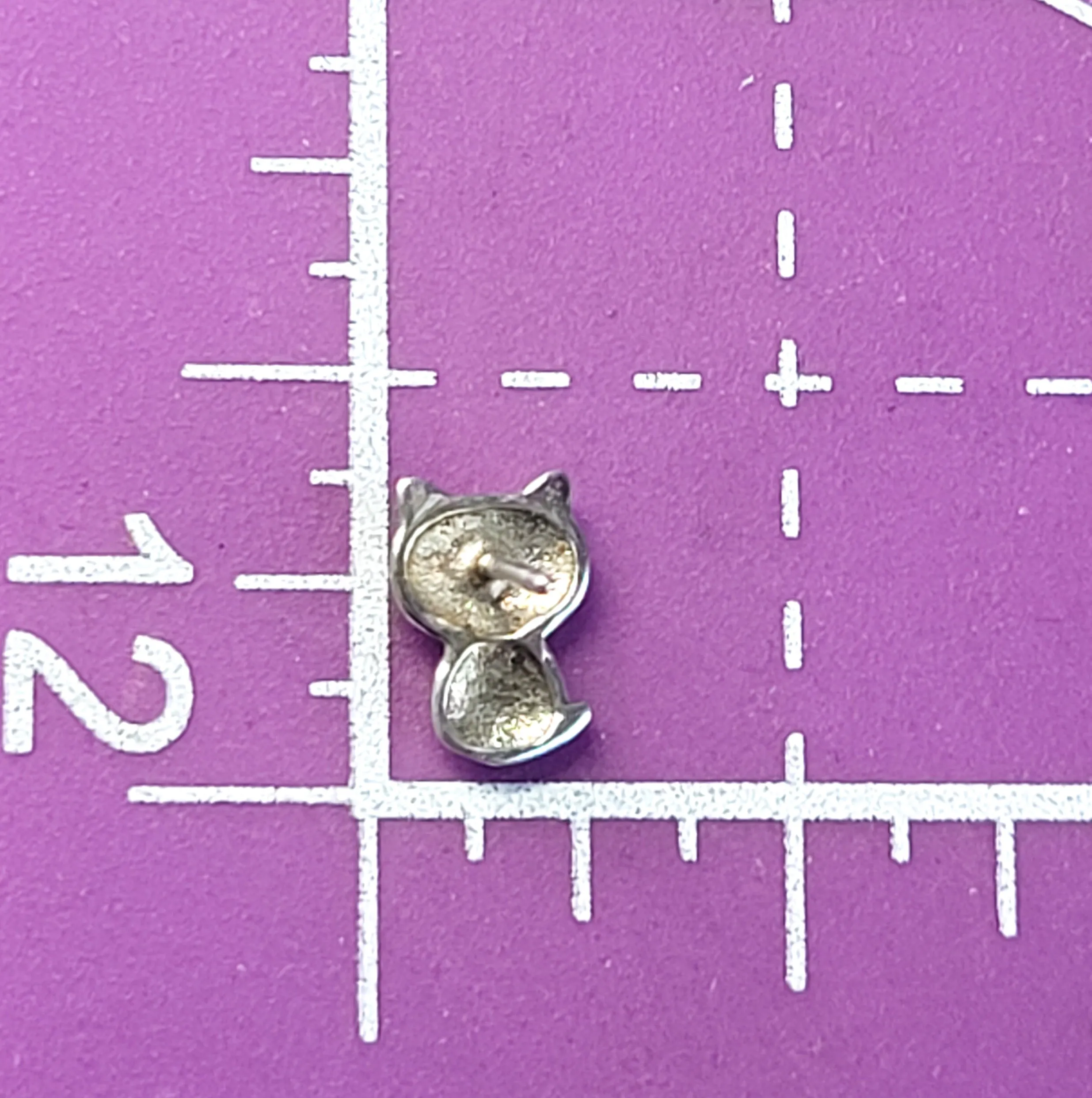 Kitty Cat feline pet Brushed sterling silver vintage stud earrings