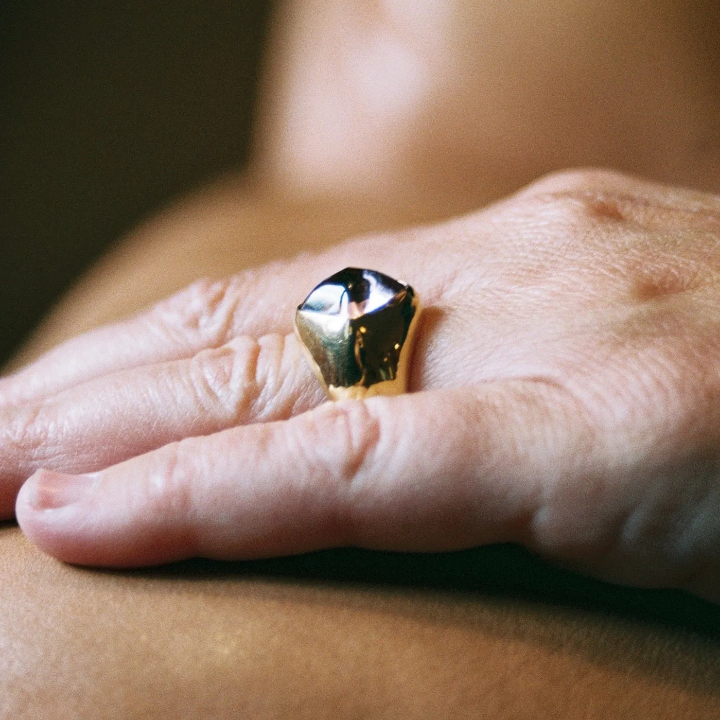 Marina B Sugarloaf Amethyst Signet Ring