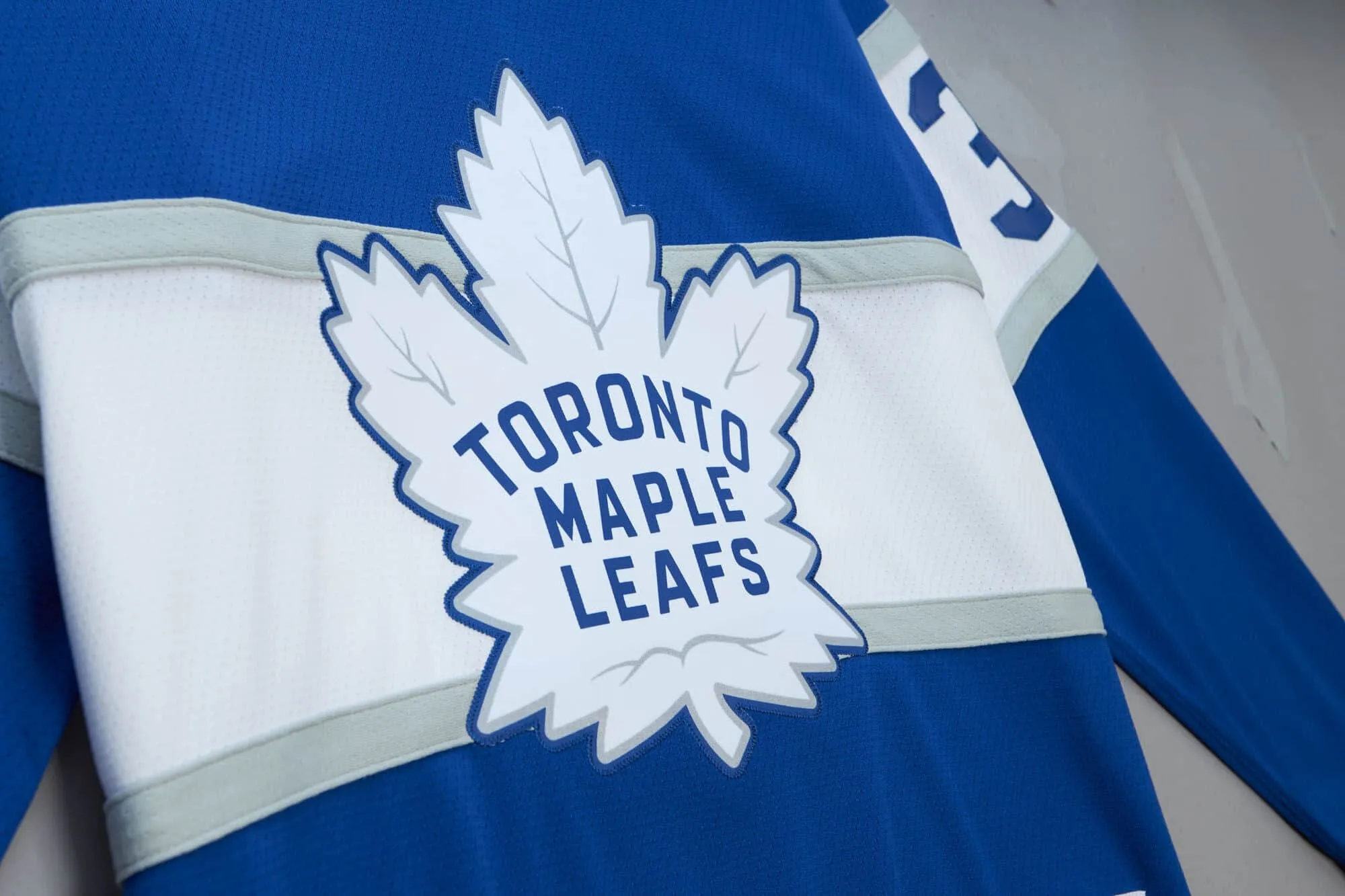 Mitchell & Ness Blue Line Vintage Senior Jersey - Toronto Maple Leafs Auston Matthews