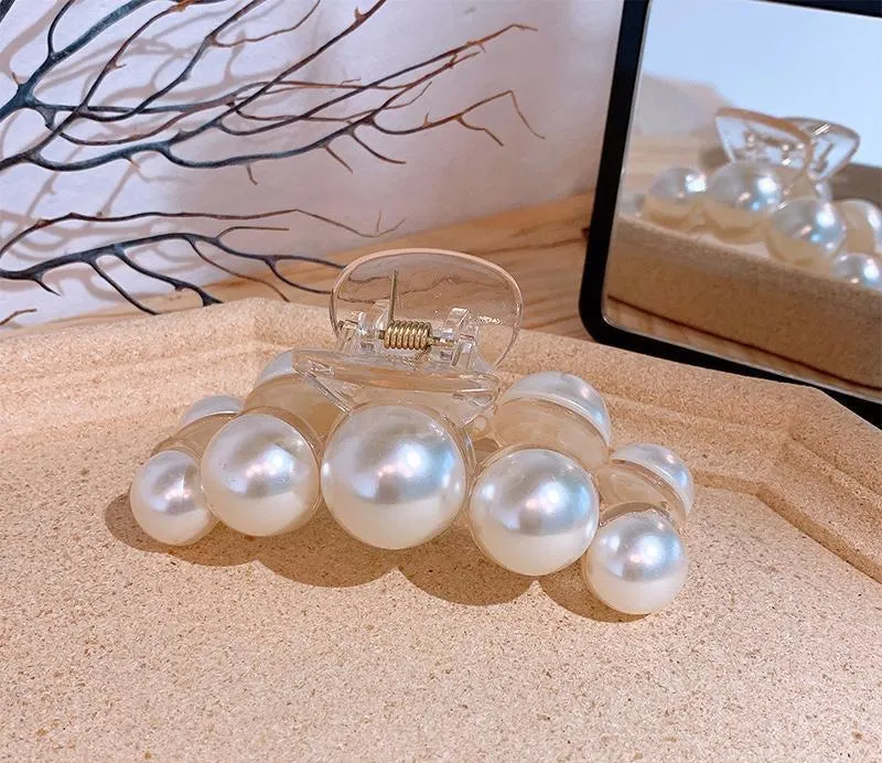 Pearl Hair Claw Clip
