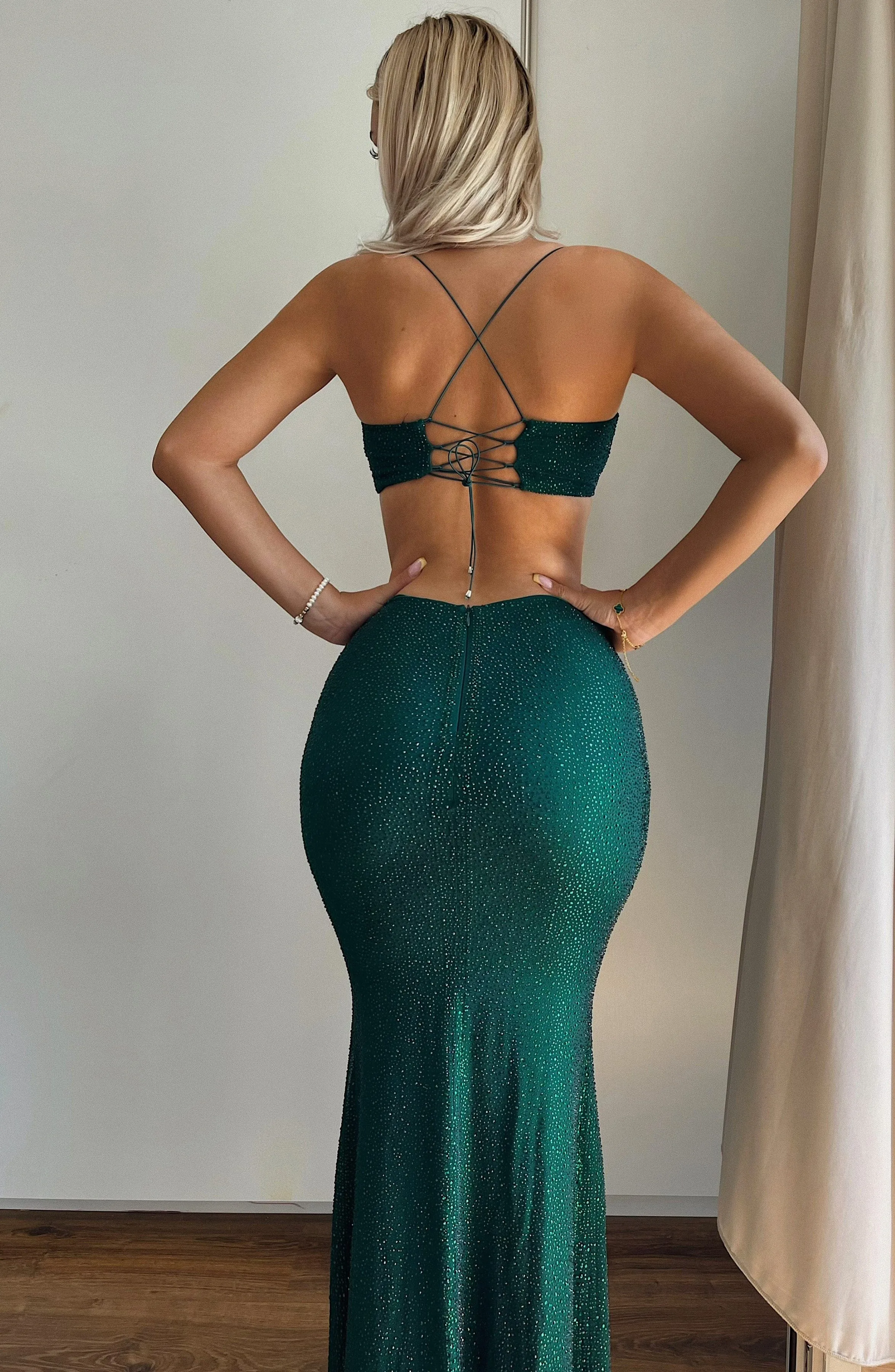 Spaghetti strap short top   half-length skirt solid color luxury glitter set