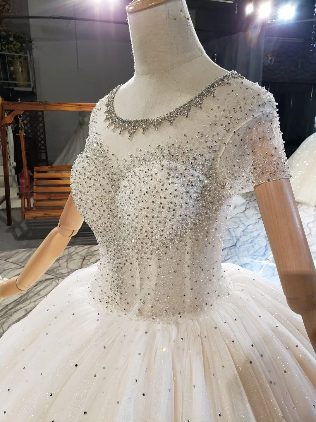 Top Beaded Bling Bling Sheer Puffy Bridal Gowns