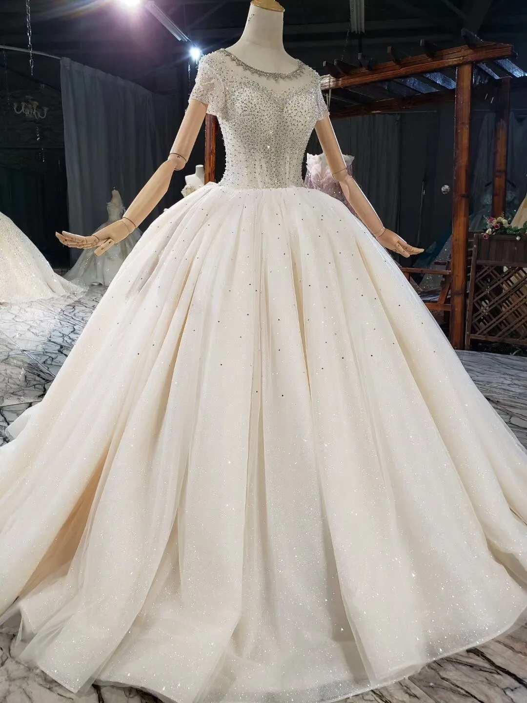 Top Beaded Bling Bling Sheer Puffy Bridal Gowns