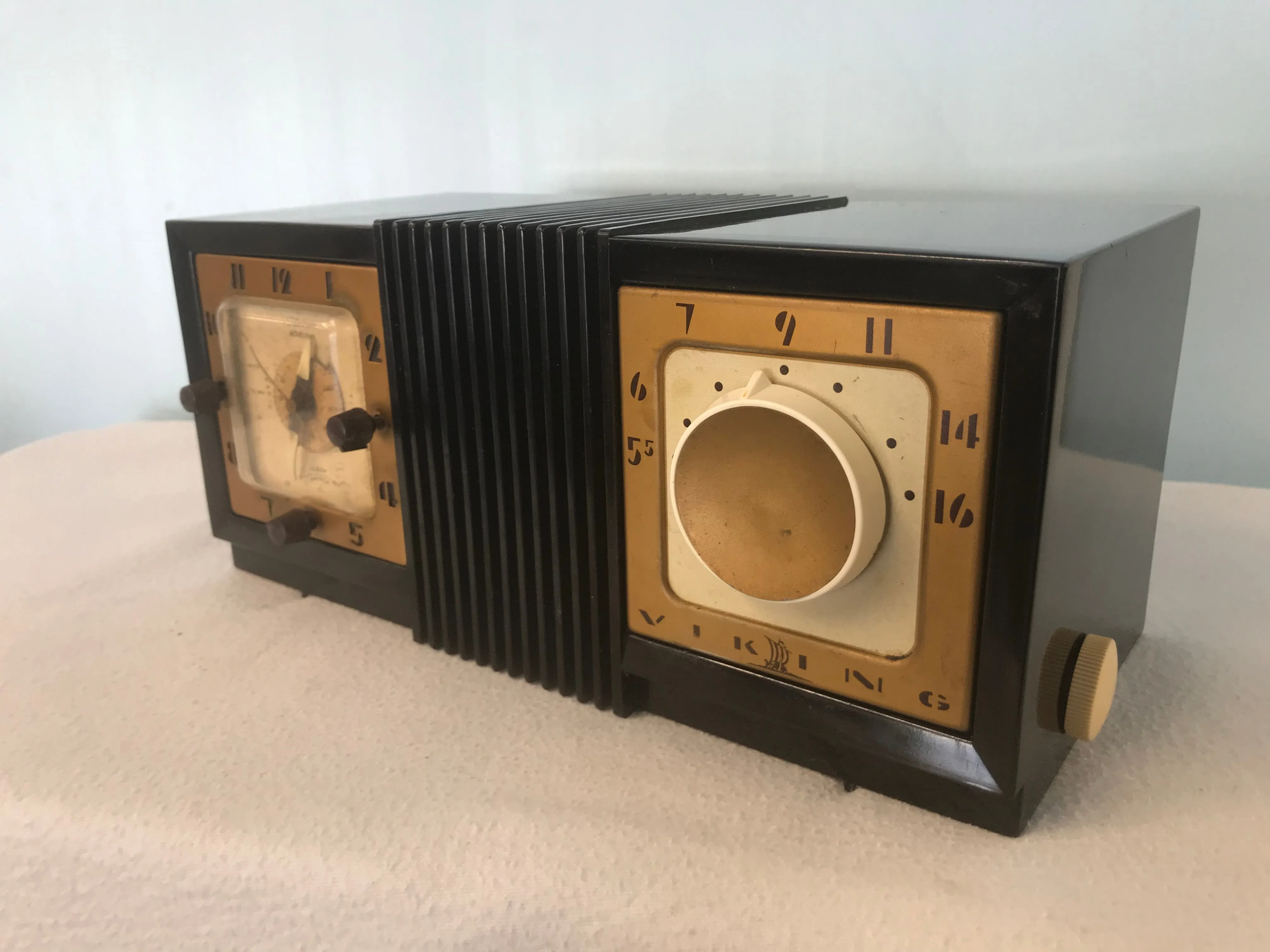 Viking 54-17RR Tube Radio With Bluetooth input.