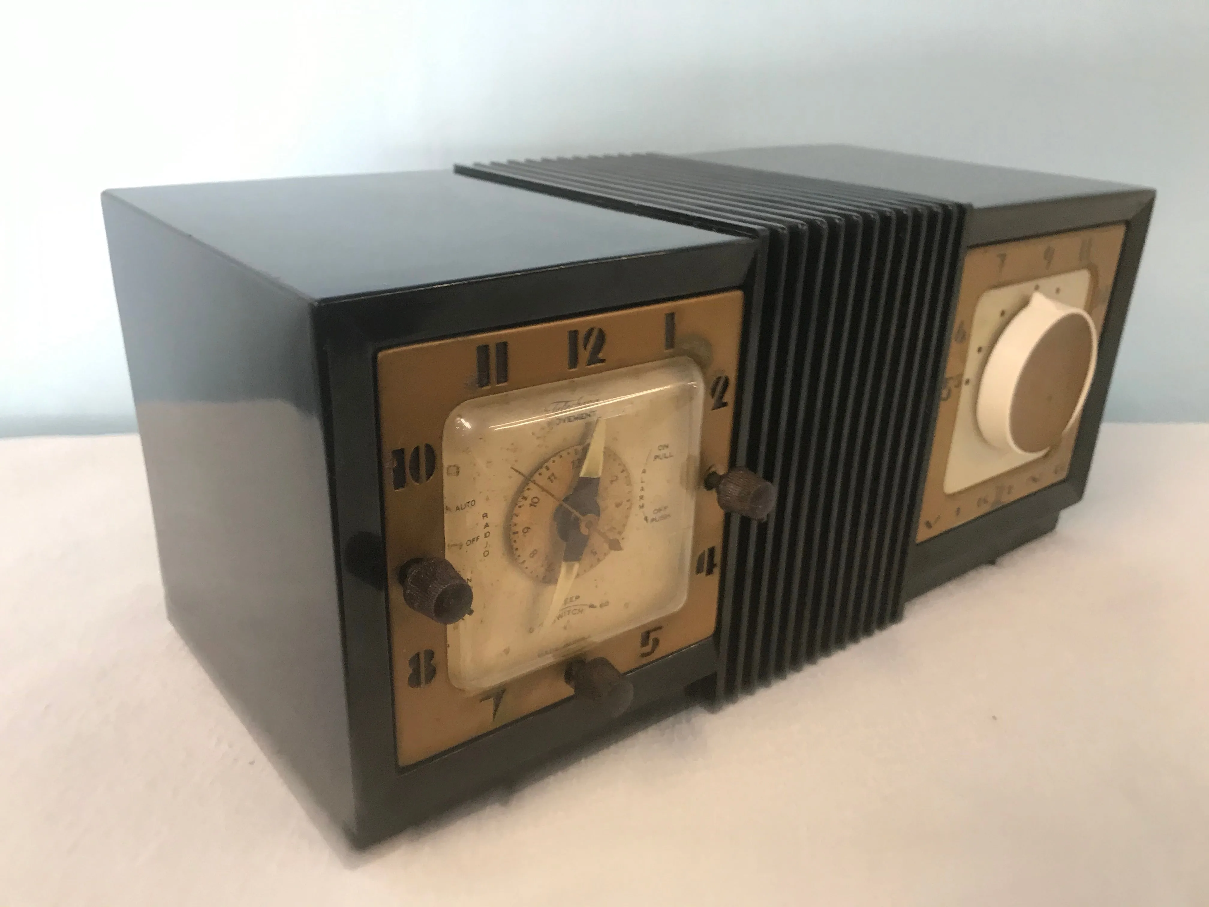 Viking 54-17RR Tube Radio With Bluetooth input.