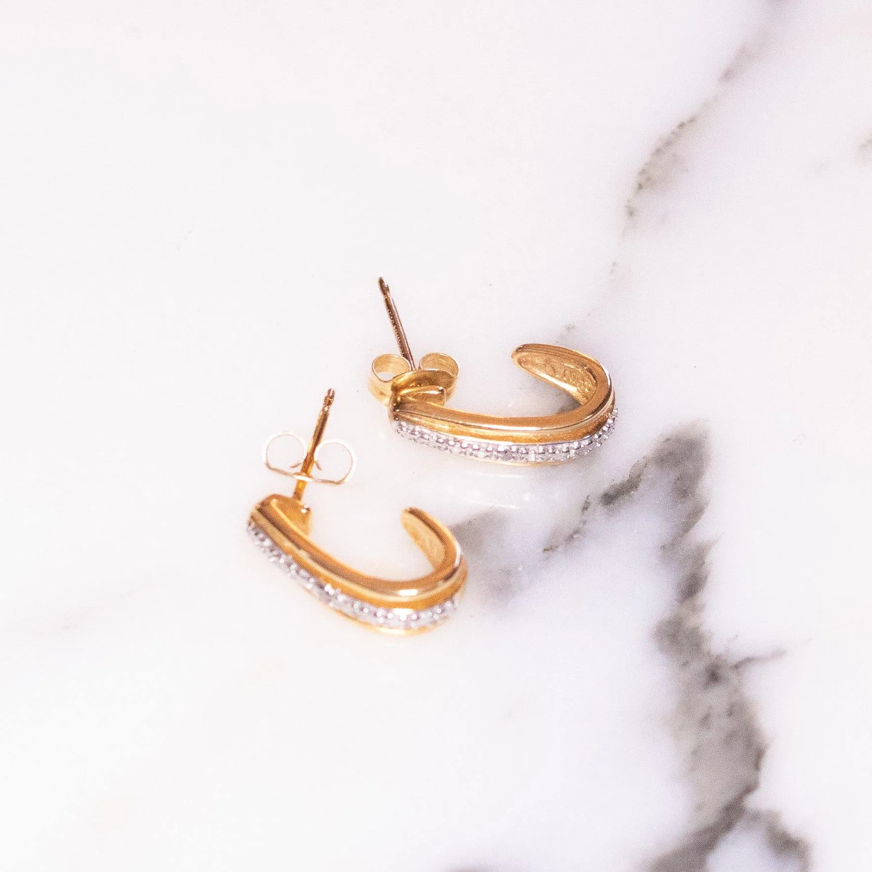 Vintage 1980s Sterling Silver and 18kt Gold Milgrain Small Hoop Earrings