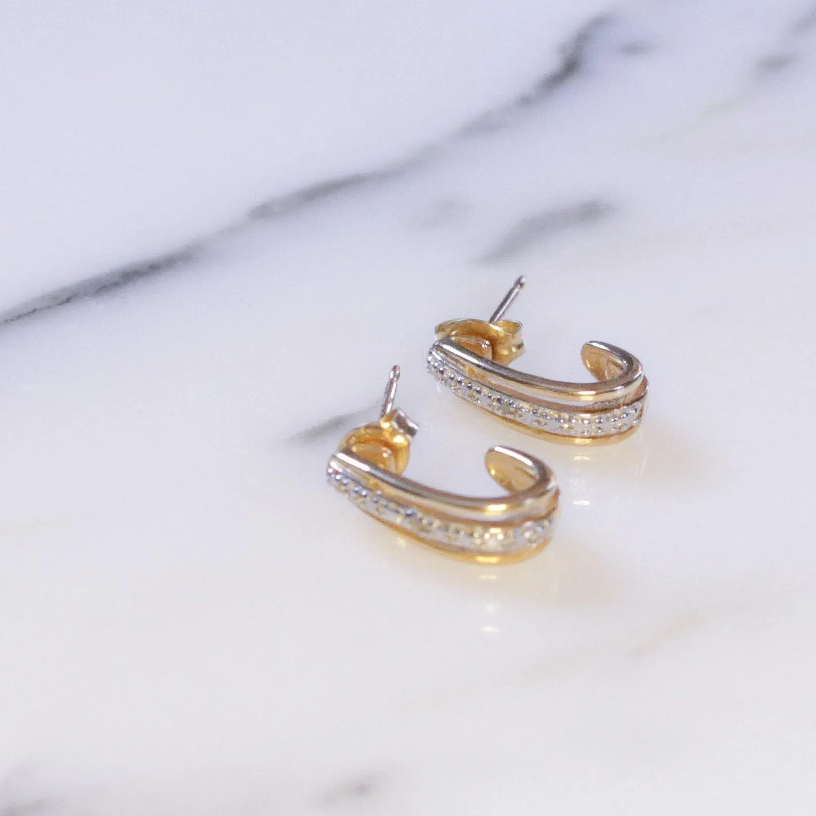 Vintage 1980s Sterling Silver and 18kt Gold Milgrain Small Hoop Earrings