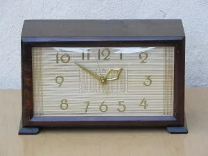 Vintage Imperial Modern Chiming Wooden Mantel Clock
