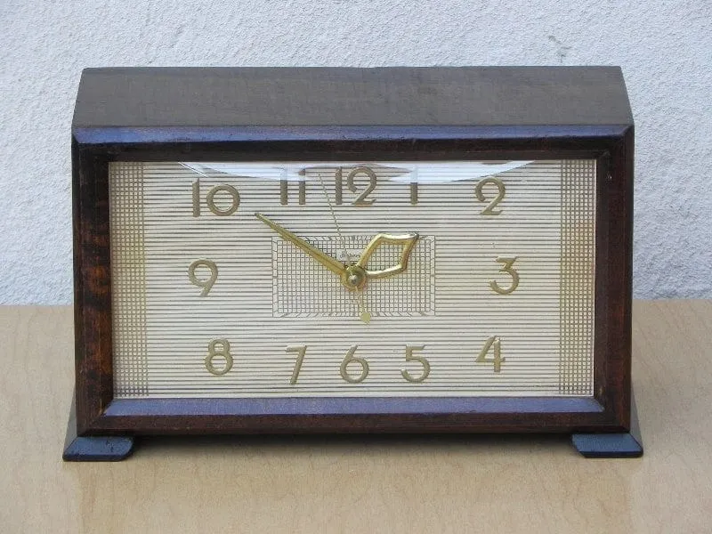 Vintage Imperial Modern Chiming Wooden Mantel Clock