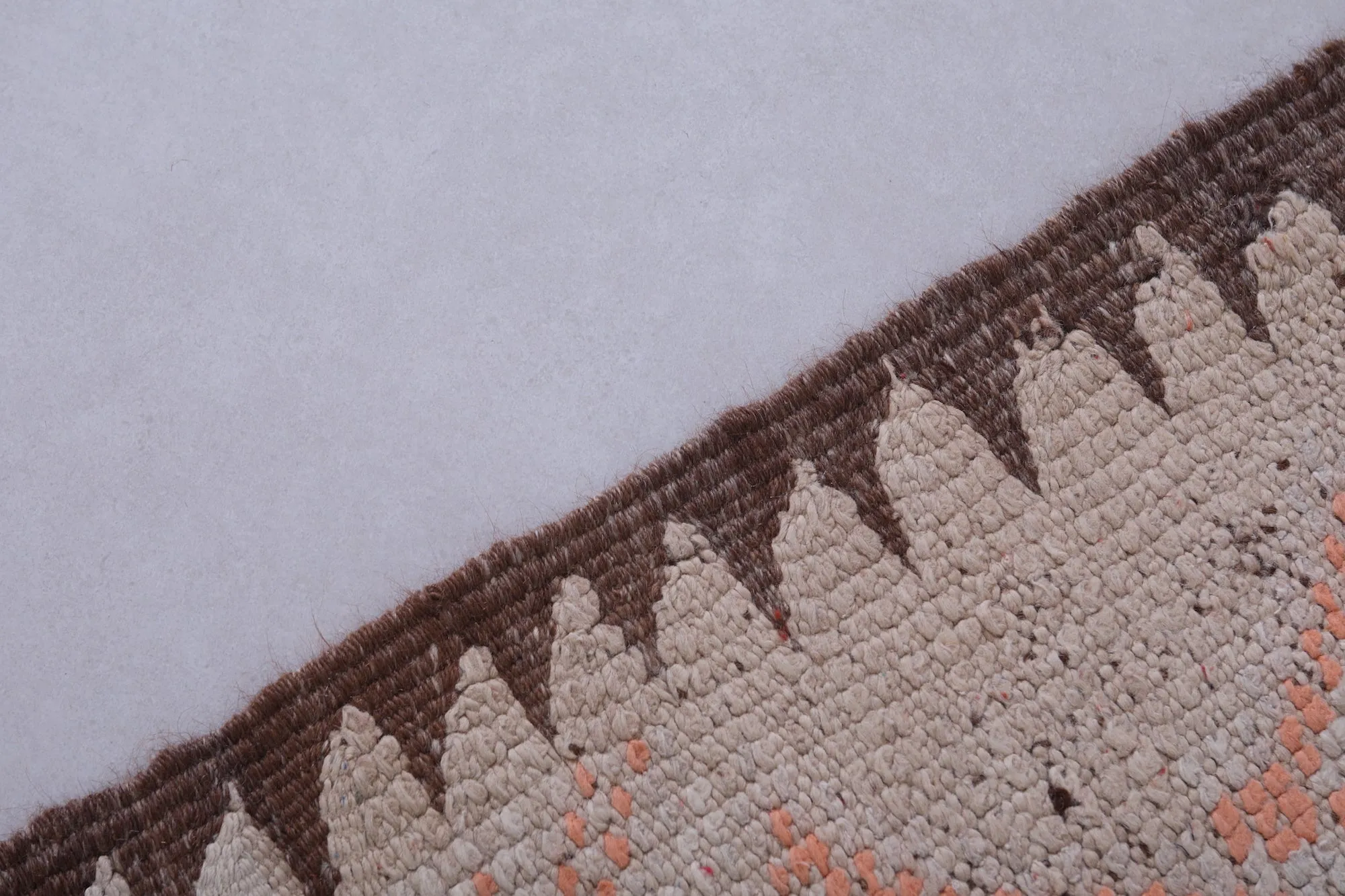 Vintage Moroccan Area Rug - 4.6 x 8.9 ft | Timeless Artisan Design