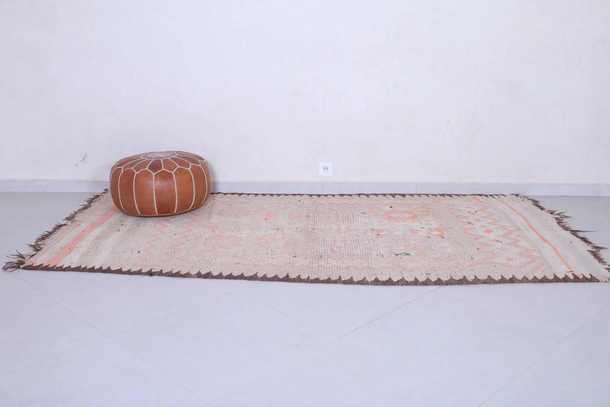 Vintage Moroccan Area Rug - 4.6 x 8.9 ft | Timeless Artisan Design