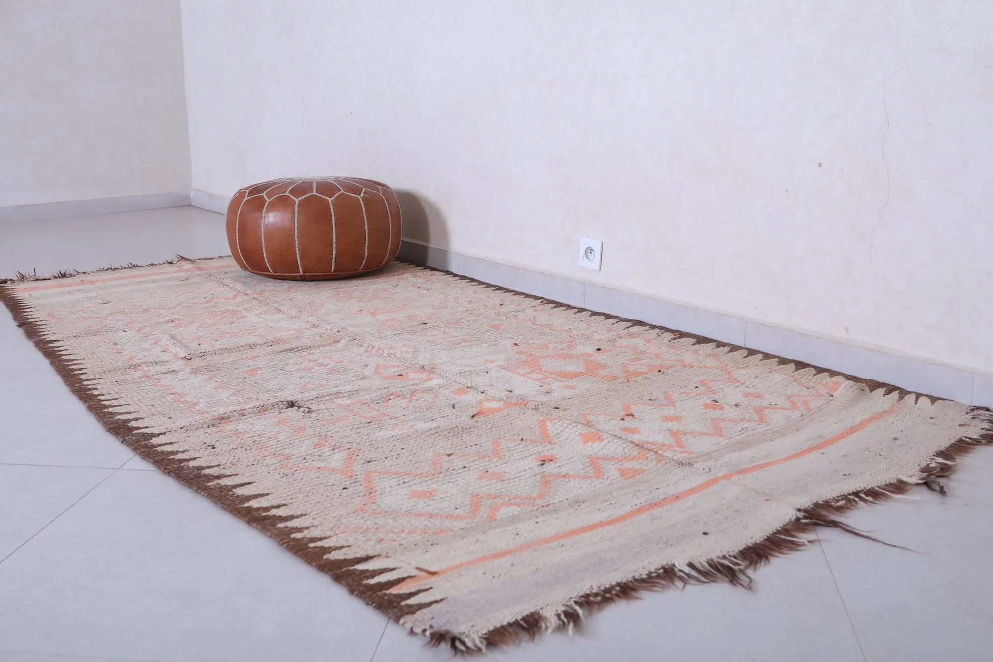 Vintage Moroccan Area Rug - 4.6 x 8.9 ft | Timeless Artisan Design