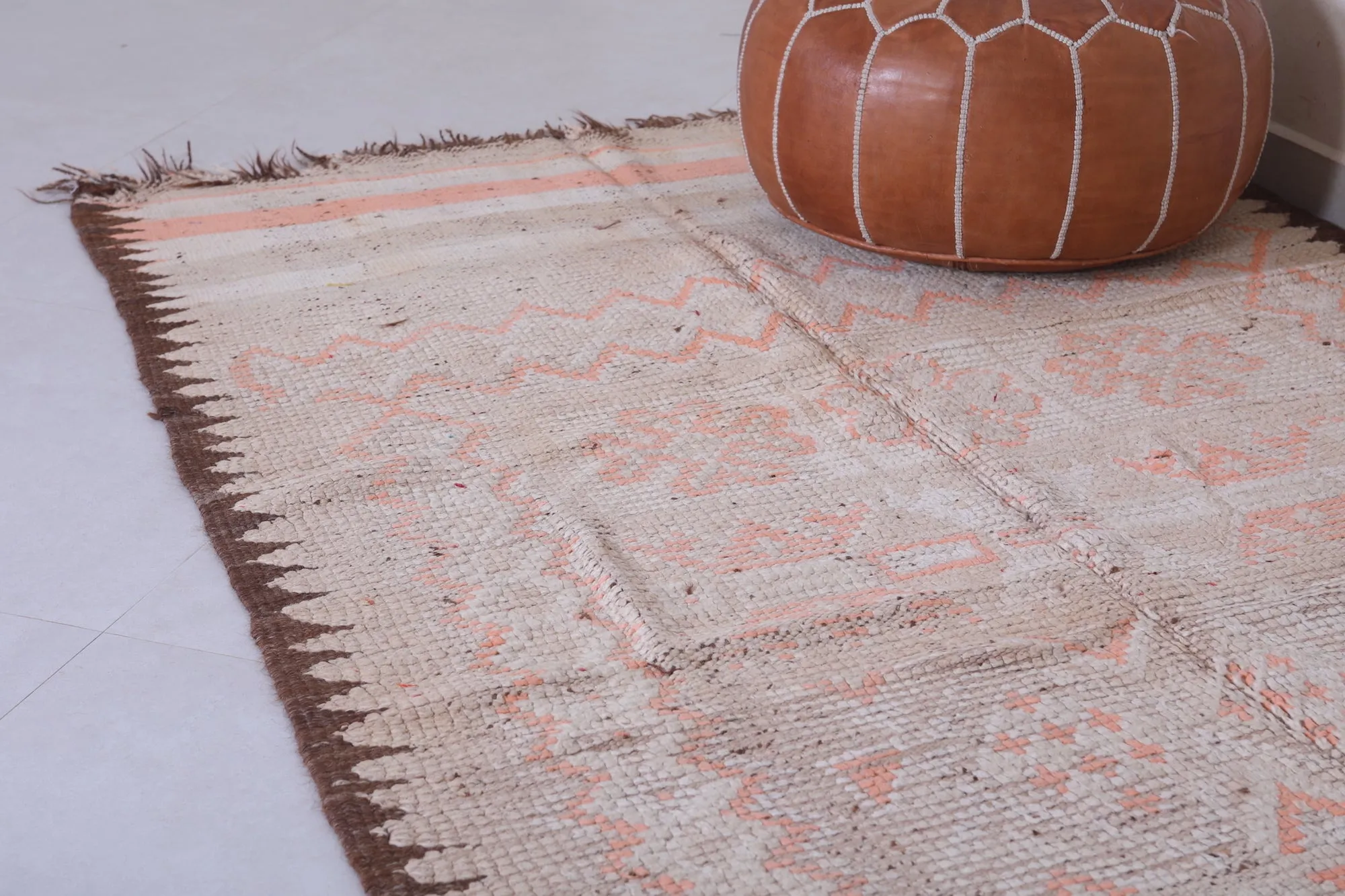 Vintage Moroccan Area Rug - 4.6 x 8.9 ft | Timeless Artisan Design