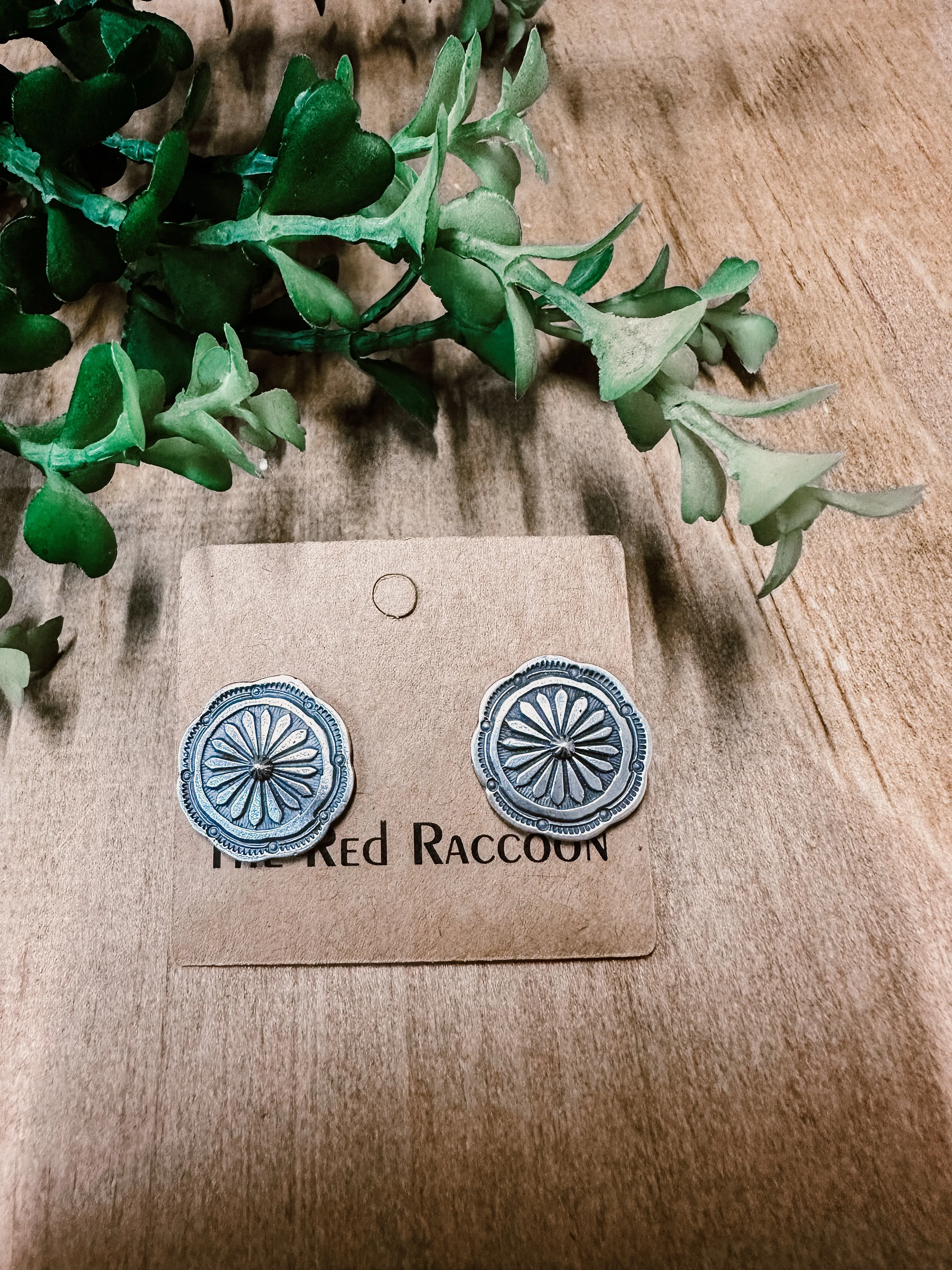 Vintage Small Wagon Wheel SS Post